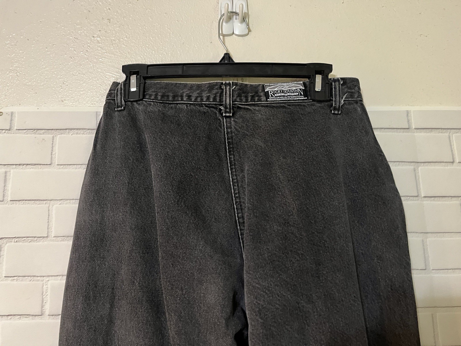 Rocky Mountain Jeans Rockies Black Western Mom Jeans Sz 33/15 Inseam 32” Rise 12