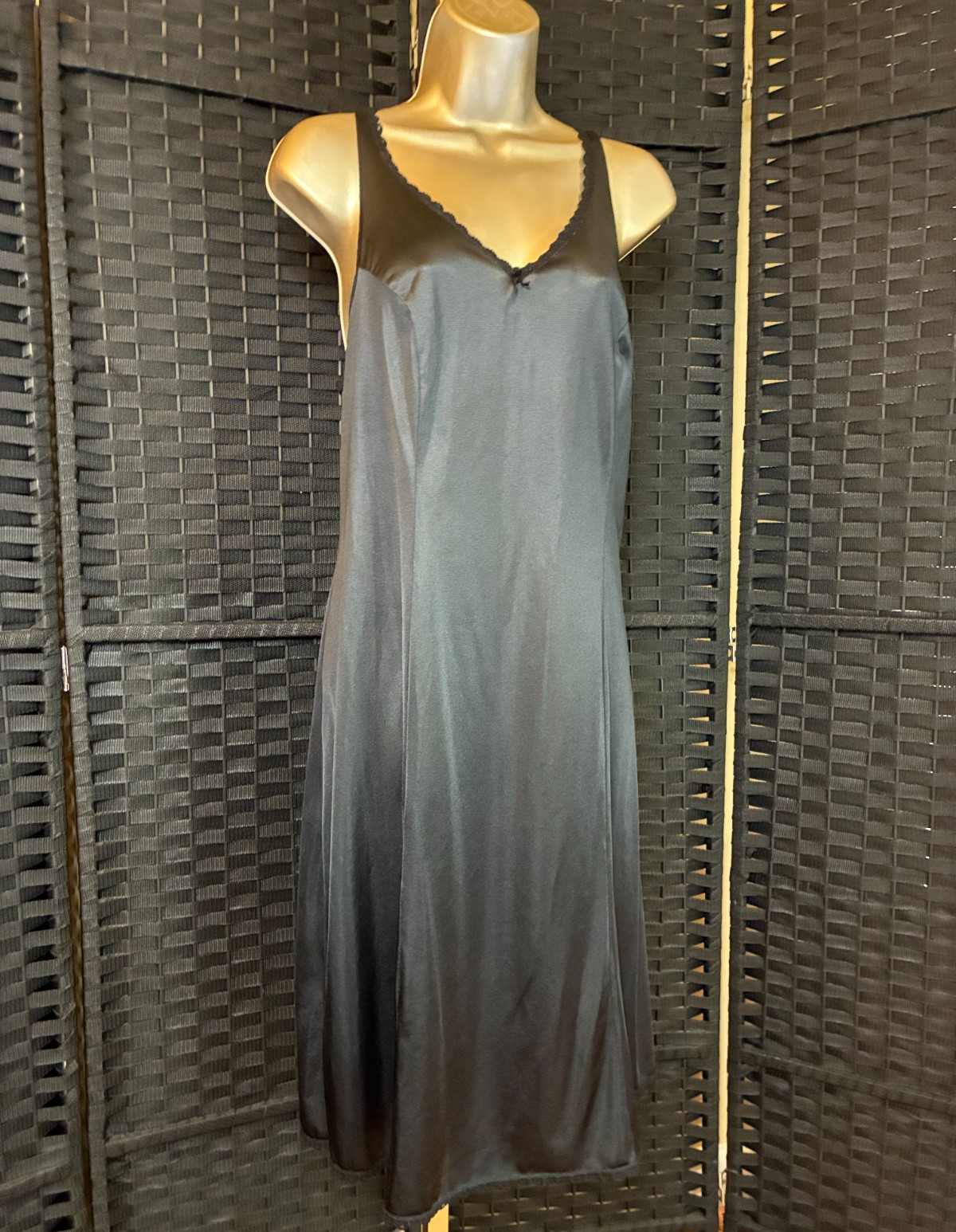 Vintage Black FULL SLIP Dress MEDIUM Gothic Flowy A-line Shift Scalloped TRIM