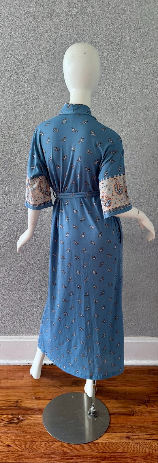 Vintage 70s Paisley TRES BELLE Dolman Sleeve Kimono Robe S