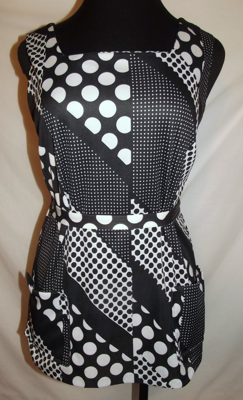 Carol Henry VINTAGE tank top 1950’s black white polka dots size 38 chest 44″