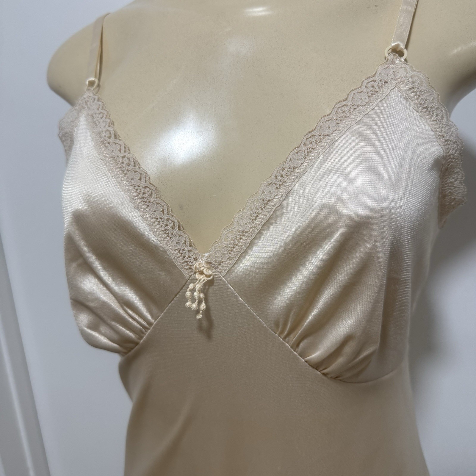 Sears Full Slip sz 34 Nude Beige Nylon Cut Away Lace Trim to Shorten