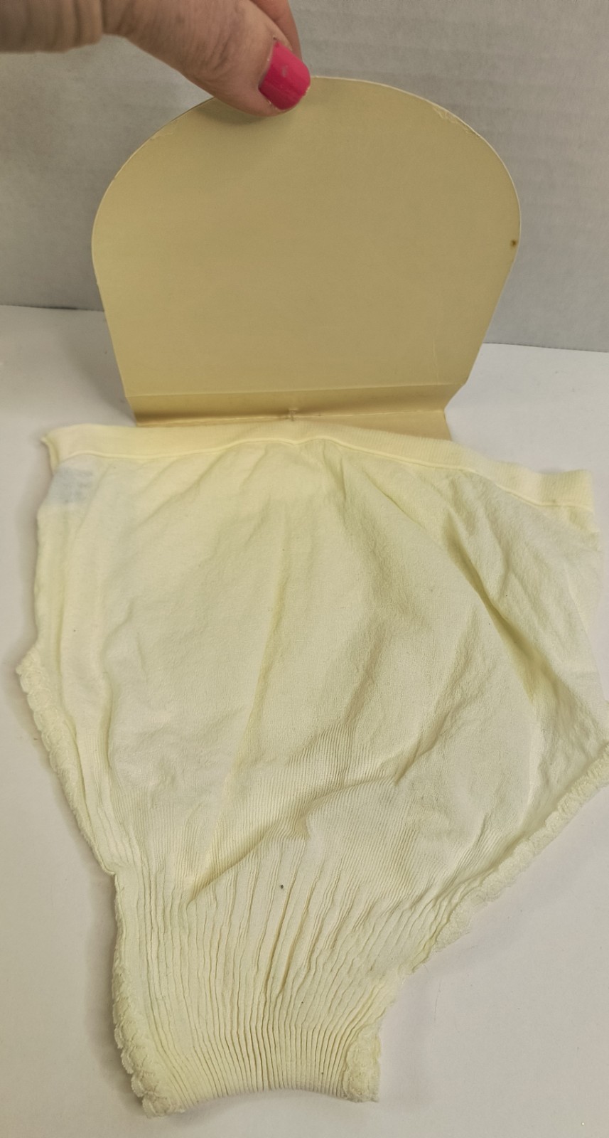 NWT Vtg LovePats Women’s 4-7 Stretch Briefs Underwear 1 Pair Beige/Cream