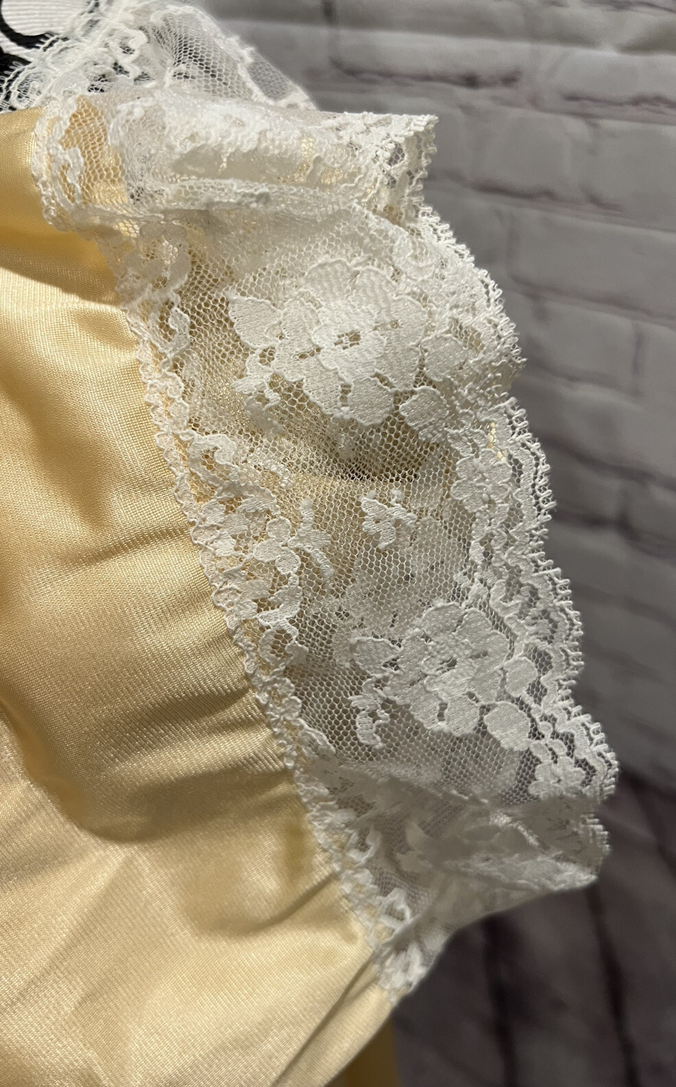 Vtg 80’s MG JC Penney Butter Yellow Nylon White Lace Trim 2 pc Sleepwear Set M