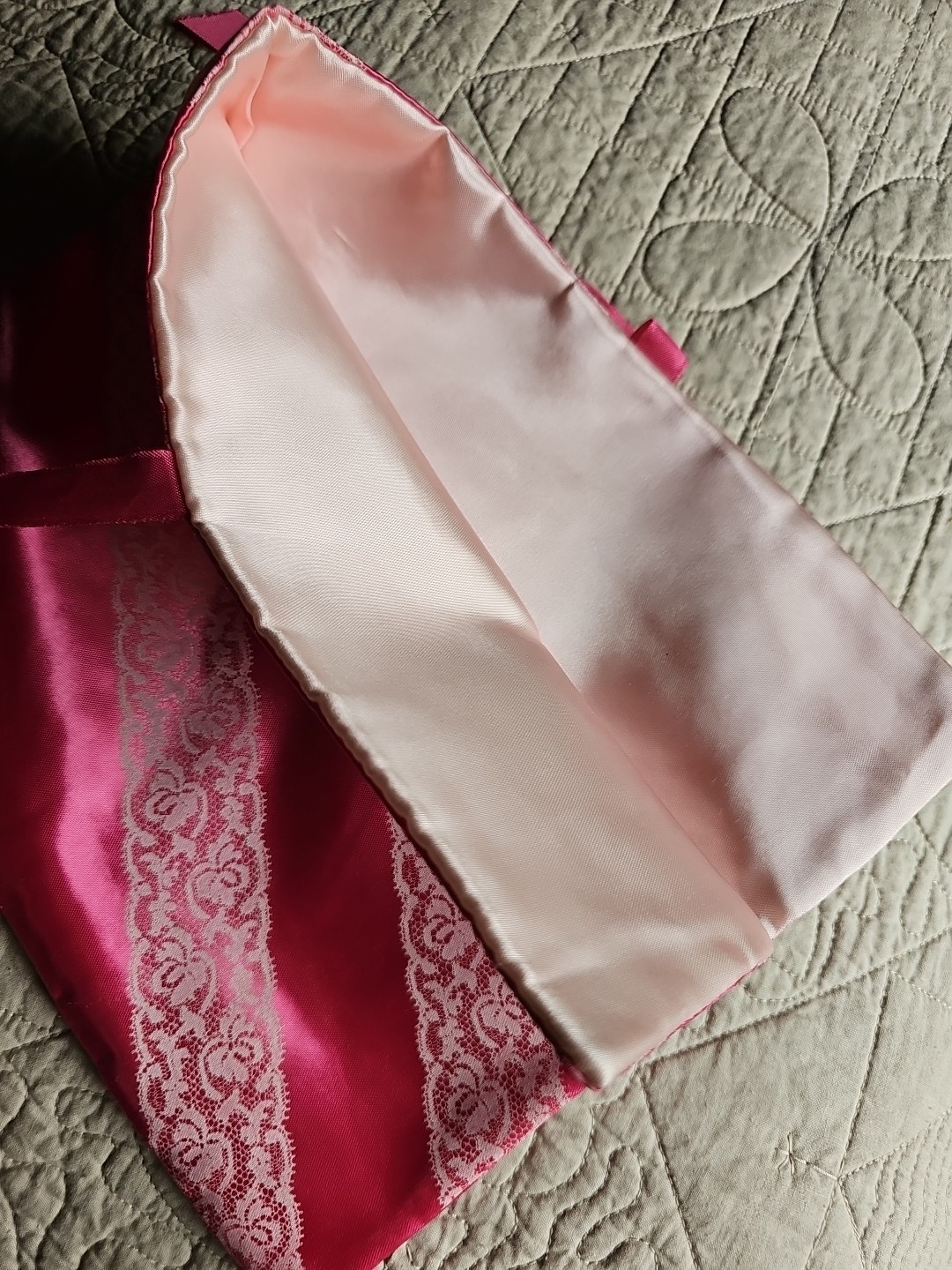 VINTAGE SCHIAPARELLI PINK SATIN LINGERIE BAG EXCELLENT CONDITION