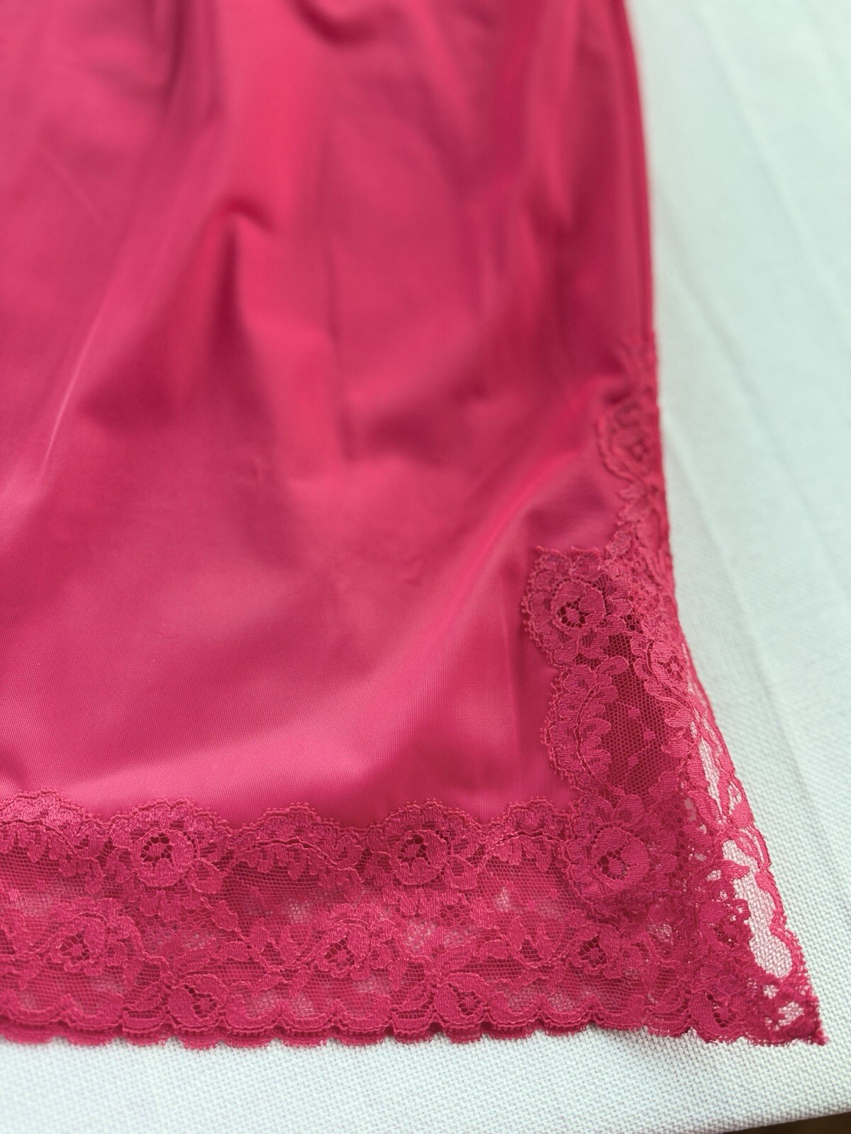 Vtg Half Slip Rogers 50’s Pristine UNWORN Nylon & Lace Magenta Dark Hot Pink M