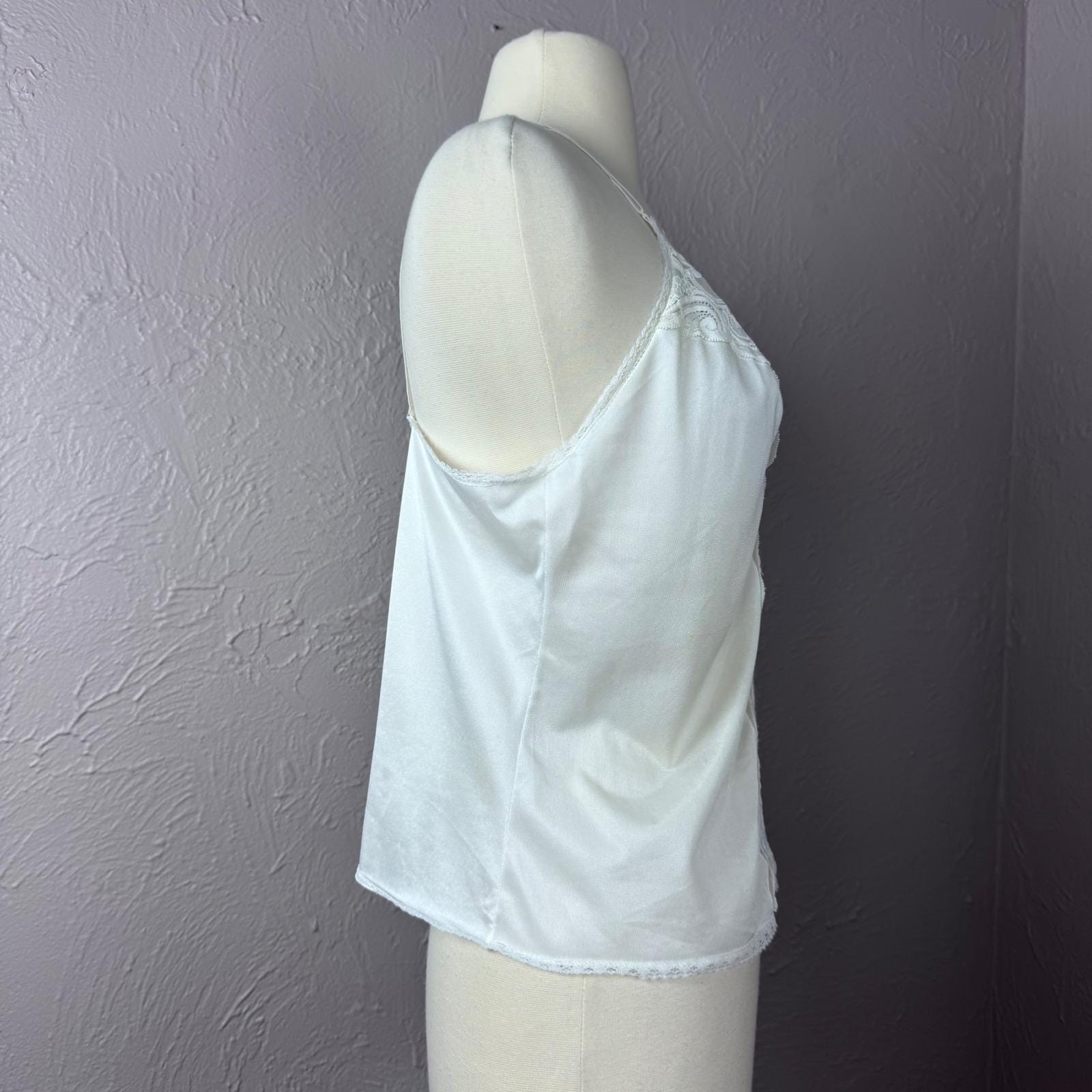 Vintage 80’s white lace camisole small or med – see measurements romantic
