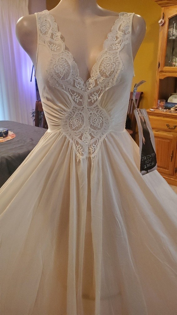 NWT! Vintage OLGA Bridal Ivory FULL SWEEP Formfit Nightgown w/Lace, Sz. S/M
