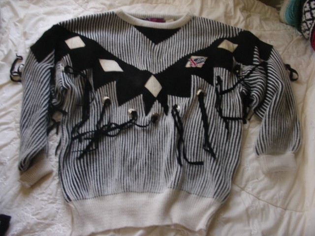 Cameo Rose womens large retro 80’s western fringe silver concho sweater