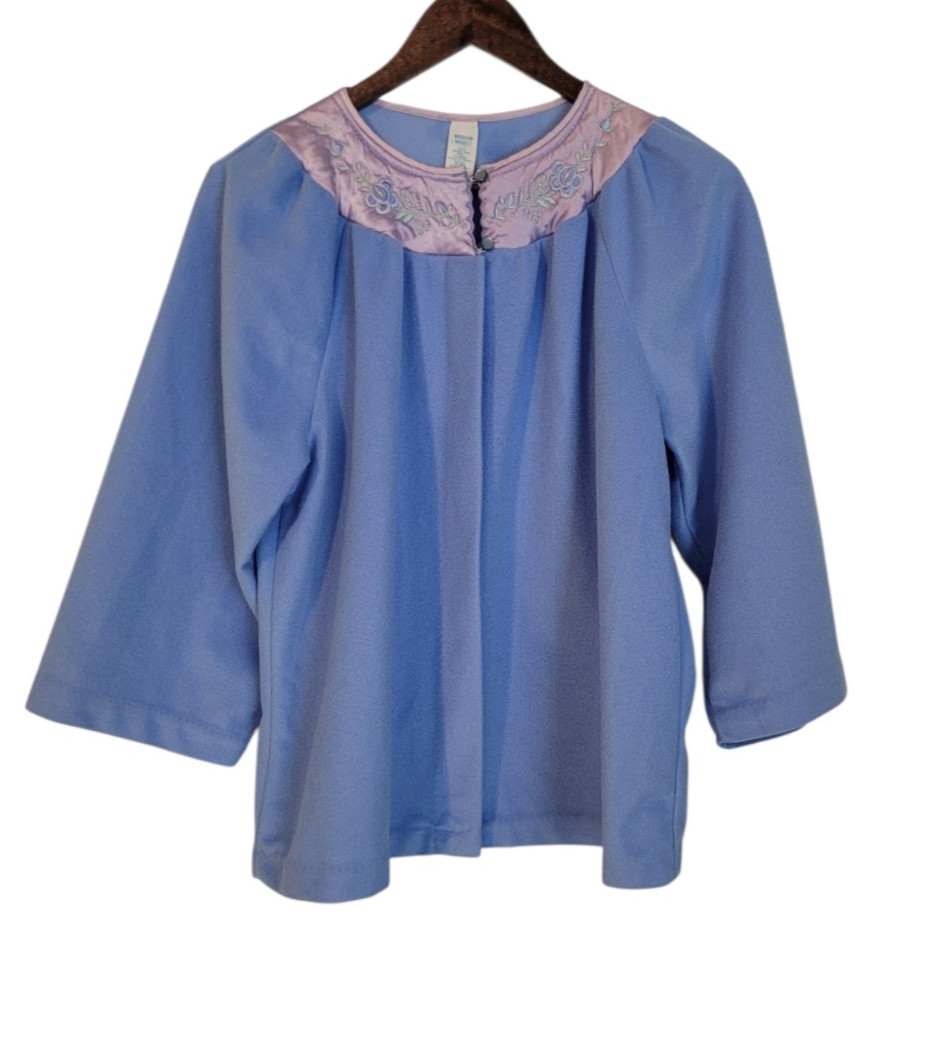 Mid‑Century Sky Blue Bed Jacket USA Made Dacron Tonal Embroidered Yoke M