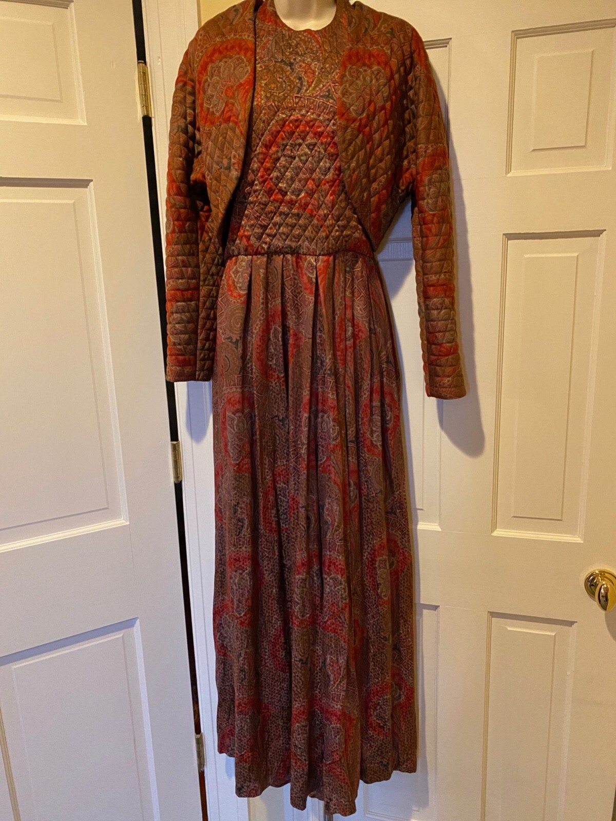 Carolyne Roehm Size 6 paisley jumpsuit w/ bolero and 10 foot scarf–worn once