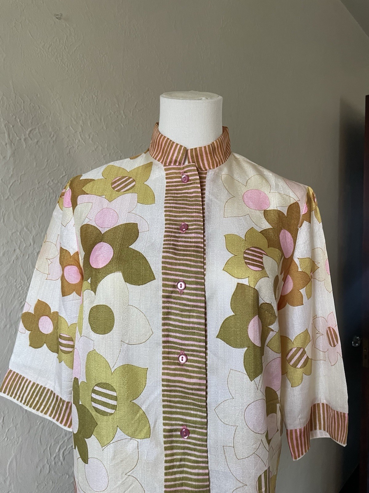 Vintage 60s Alex Coleman Abstract Mod Psychedelic Floral Collarless Button up