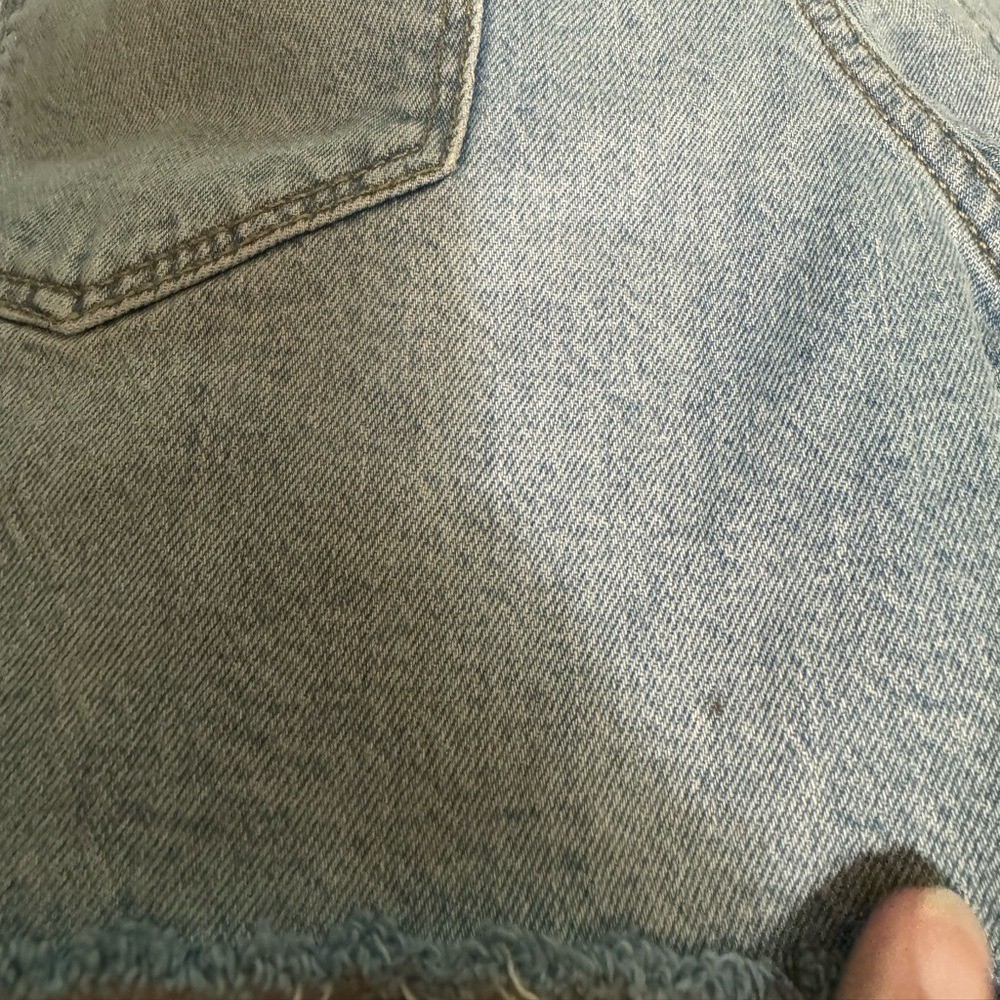Universal Thread NWT Vintage MIDI Shorts, size 2/26R, Button -Fly Distressed
