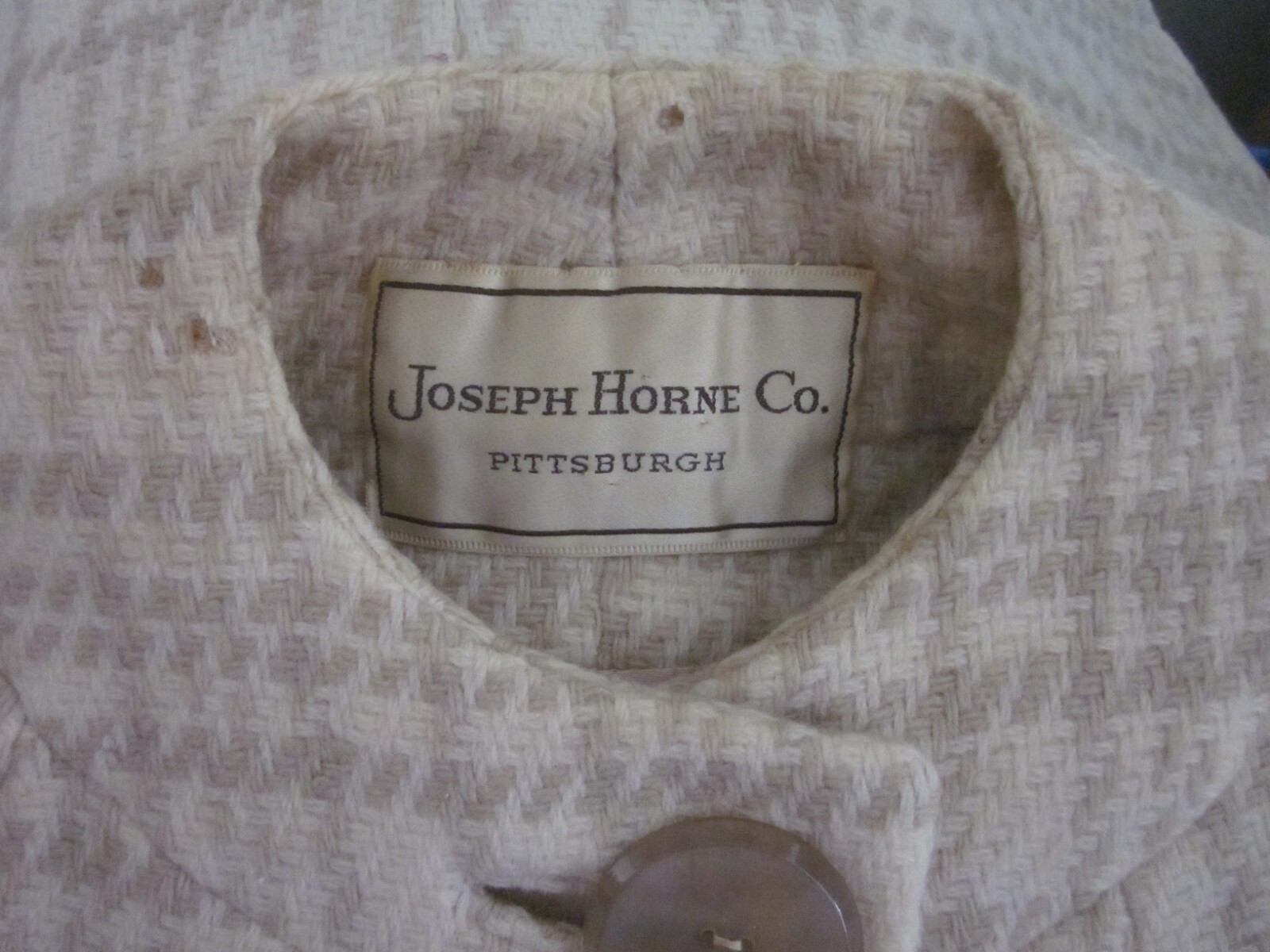 VTG JOSEPH HORNE CO Ivory & Tan 3/4 Sleeve Jacket Coat