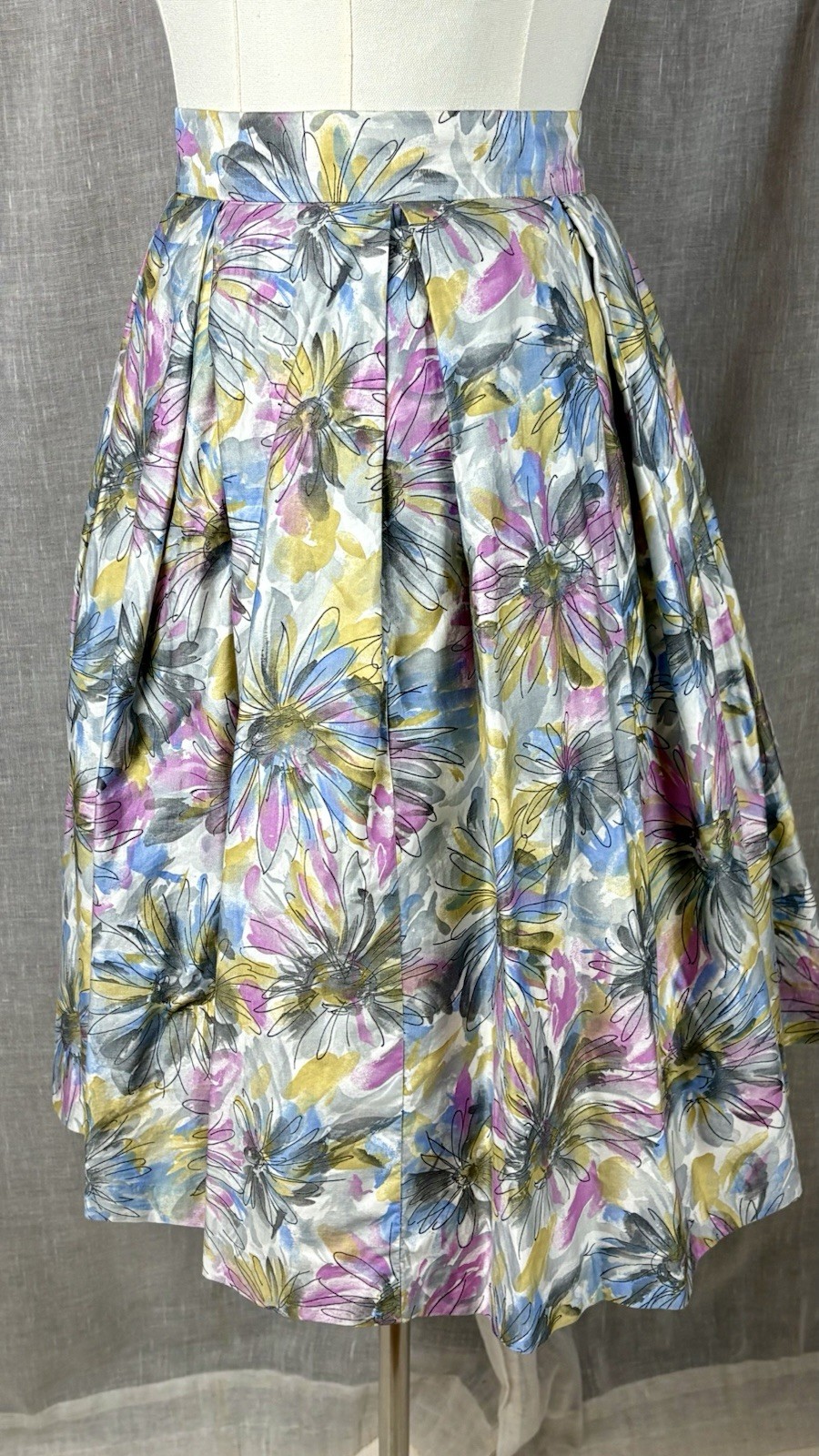 Vintage 60’s Floral Cotton Skirt Size XL Full Box Pleated Pink Blue White Pinup
