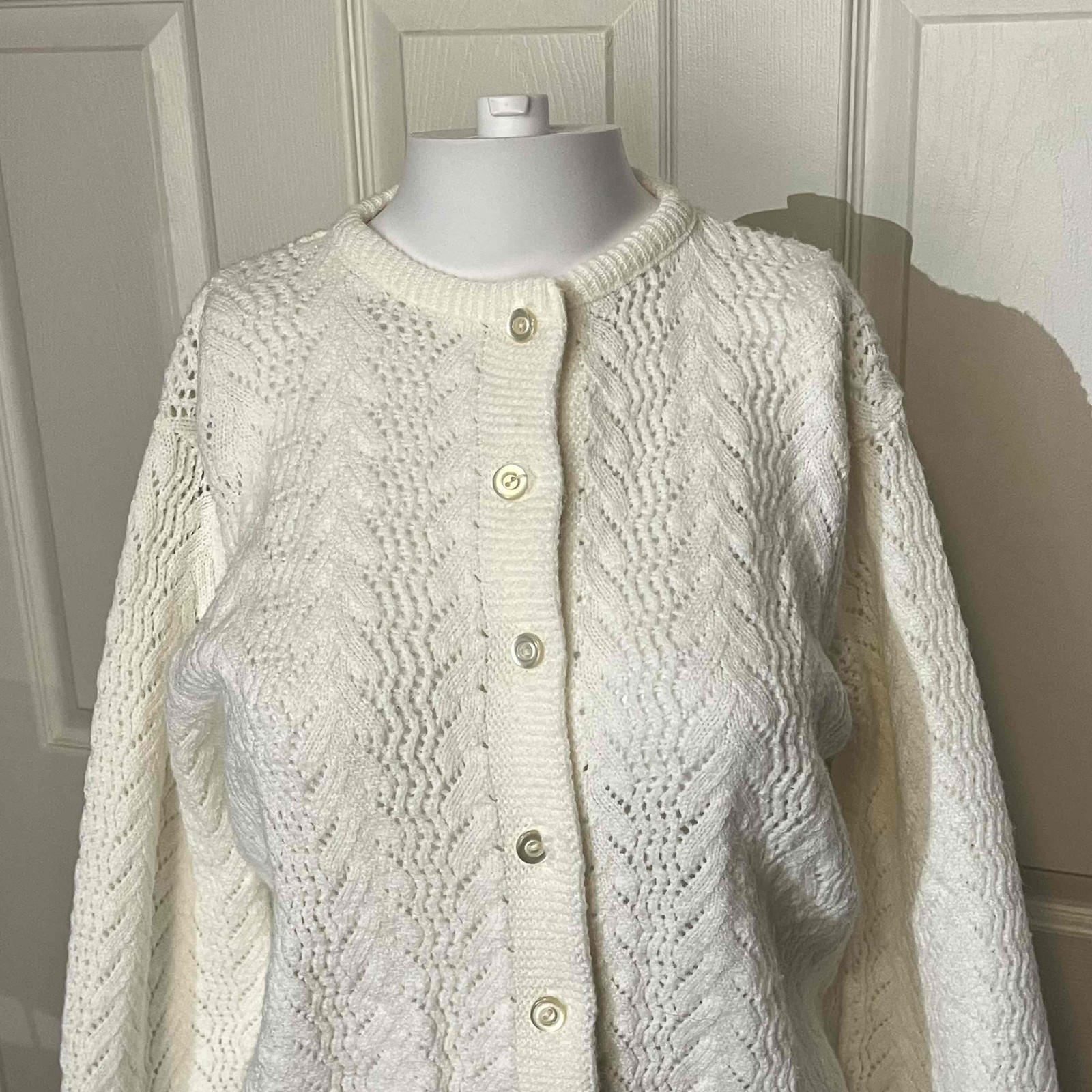 Jolie Vintage 1960s White Knit Button Up Long Sleeve Cardigan Sweater