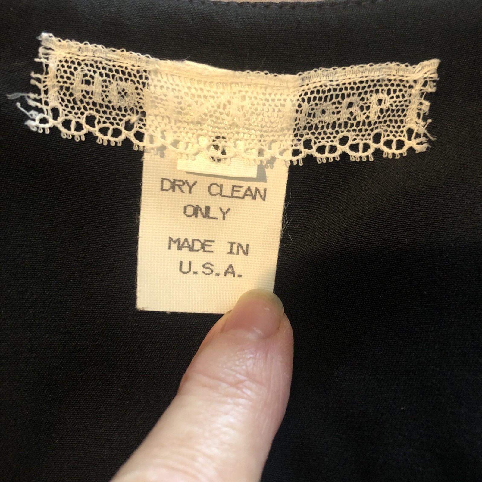 Holly’s Harp vintage 80s black trapunto & braid trim fitted cropped jacket S