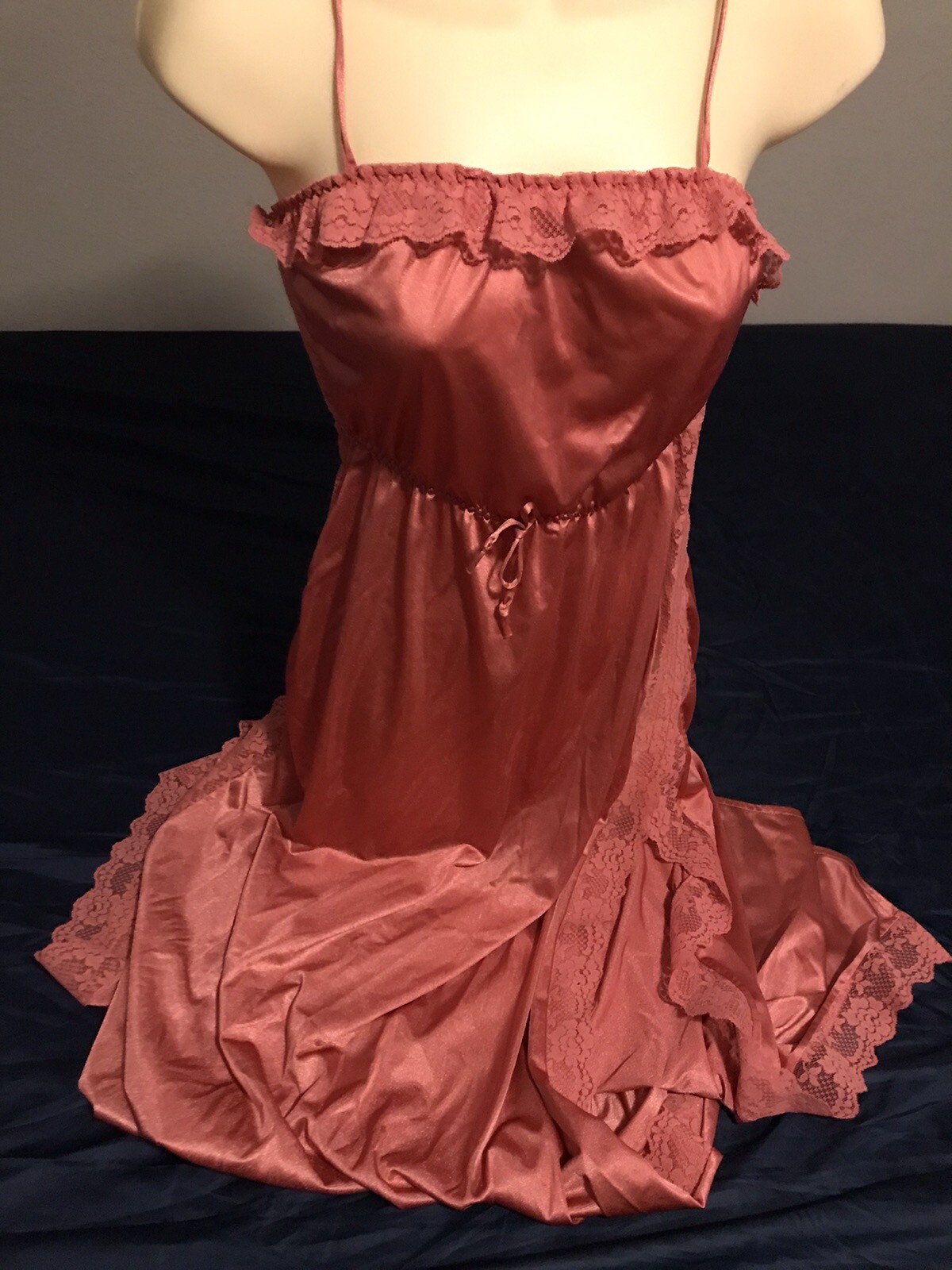Vtg M Tall Lady Cameo Salmon Soft Nylon Nightgown Negligee Gown Lace