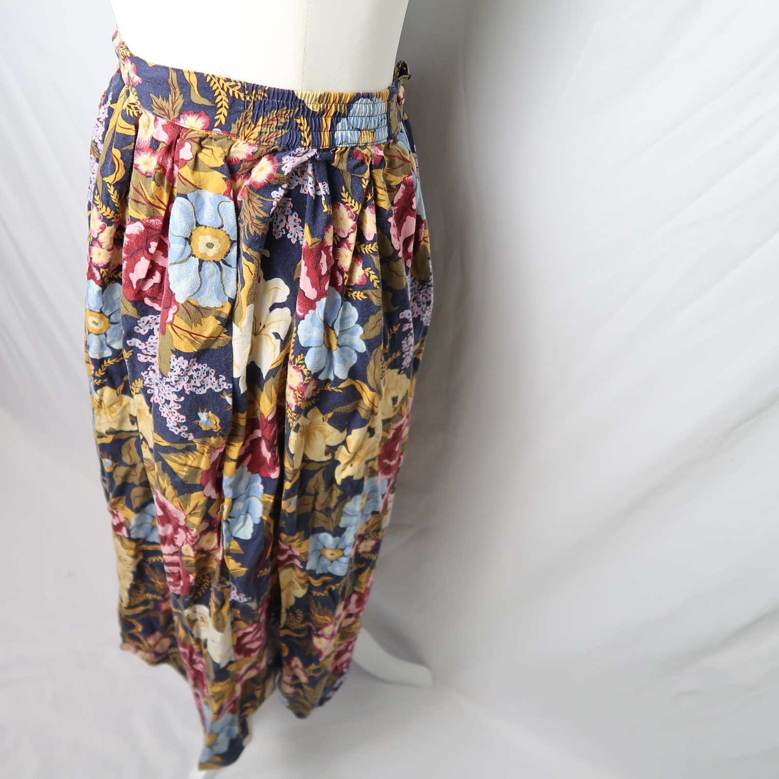 Vintage 90s Bechamel navy blue and pink floral print full midi skirt 6