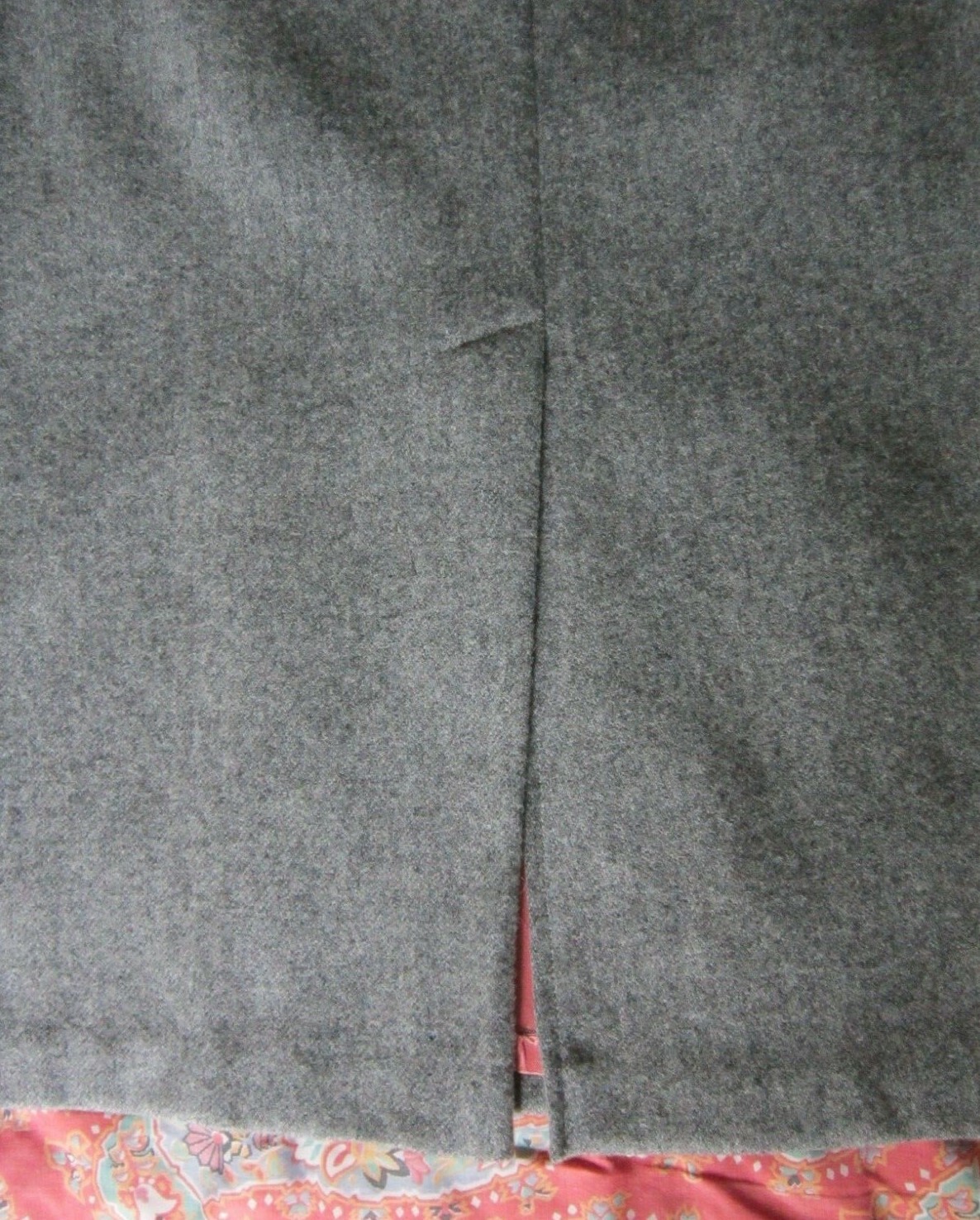 Gray Wool Pencil Skirt-Calf Length-Carson Pirie Scott-Size18-Lined-Back Zipper