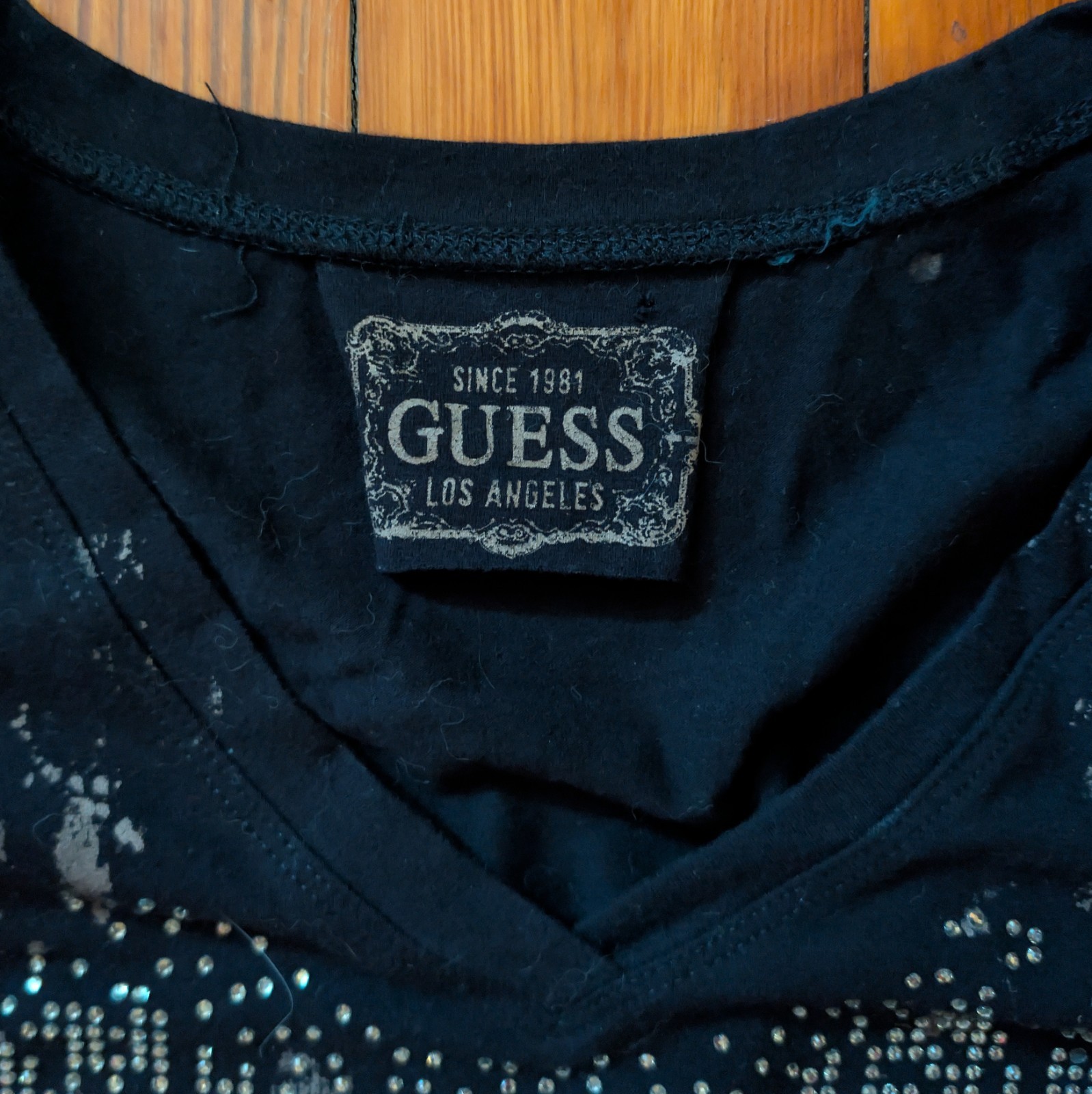 90s-y2k GUESS black rhinestone logo long sleeve crewneck