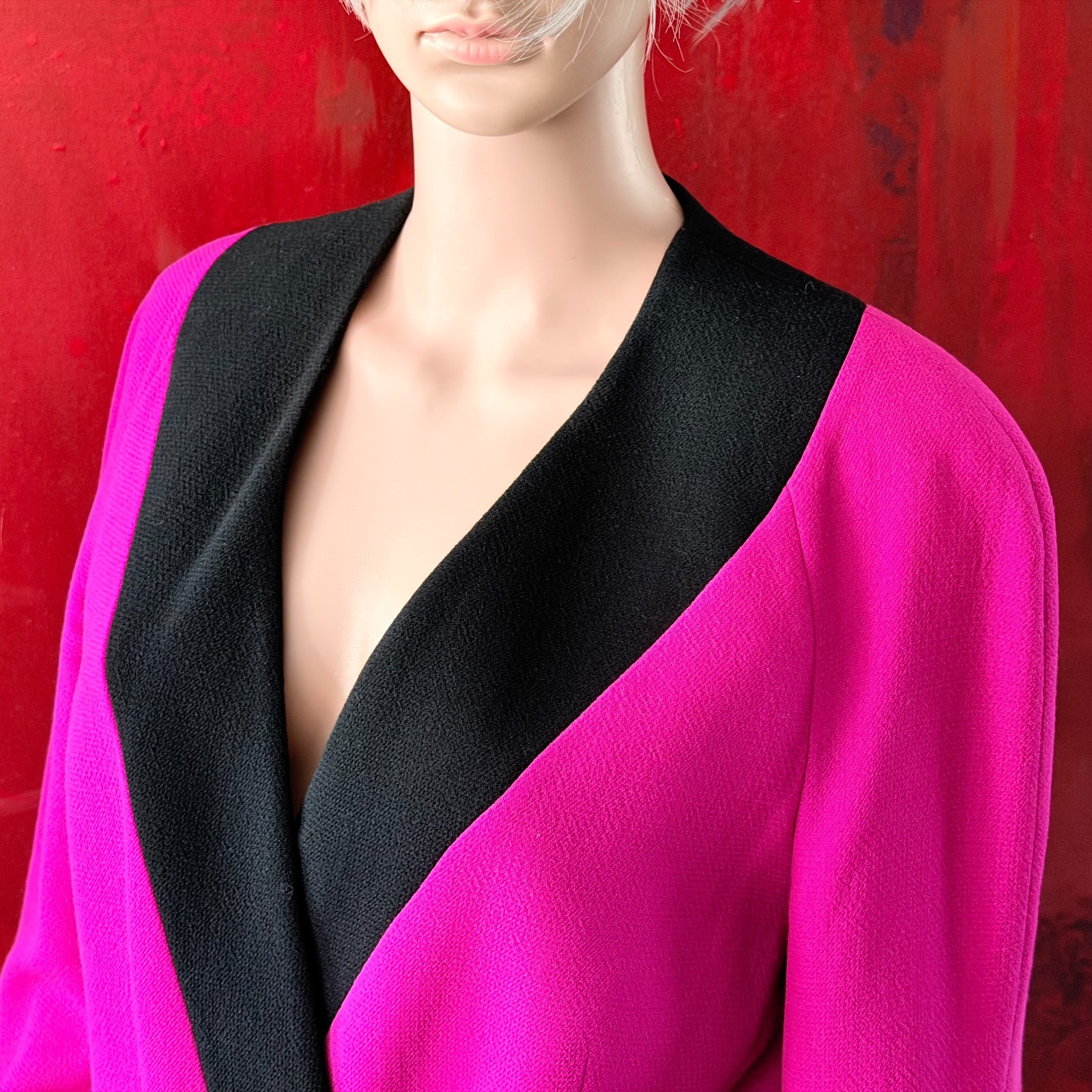 GIANNI VERSACE fuchsia wool blazer size 42 from F/W 1991/92