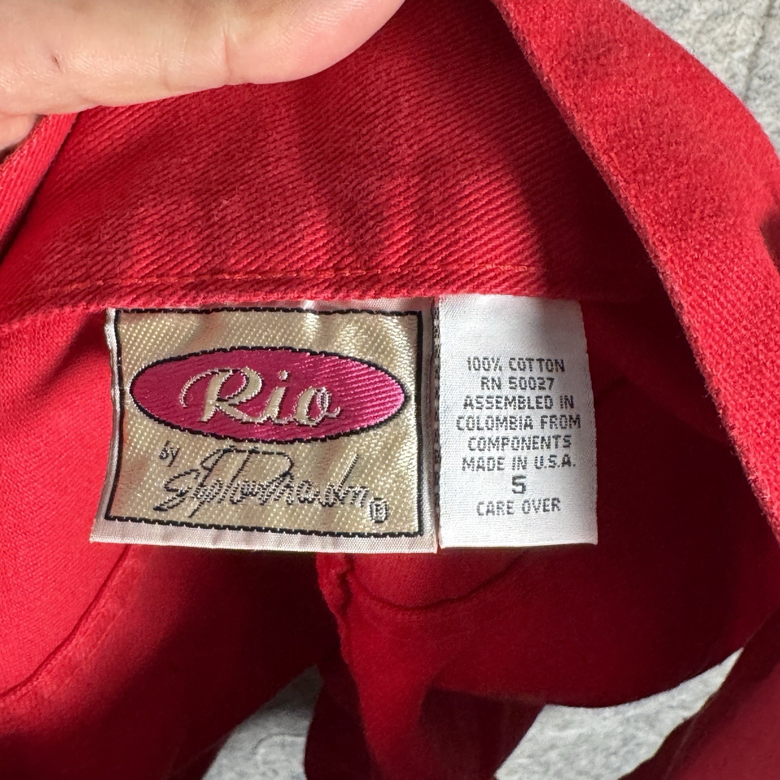 Vintage 90s Womans Rio High Waisted / Rise Red Denim Jean Shorts Size 5 24×3