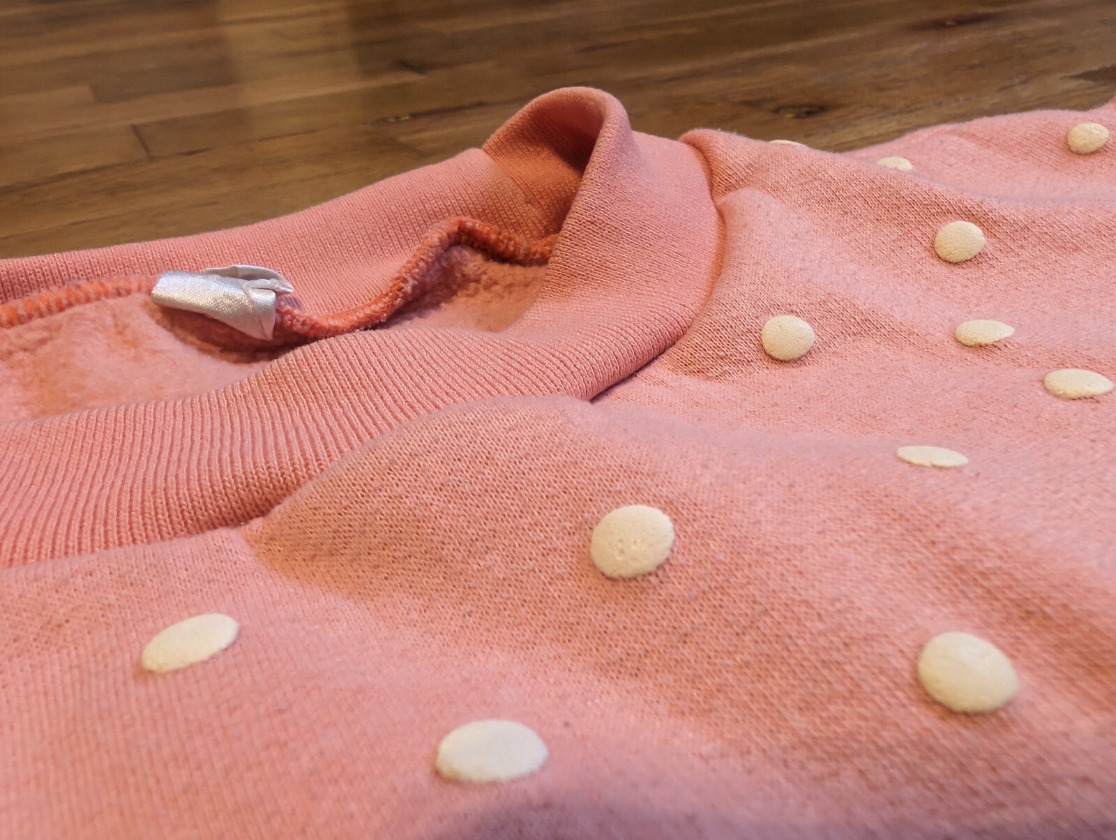 Vtg „Bearly Dressed” Koala Sweatshirt – Medium (?) – Pink Pullover Cute Joke Pun