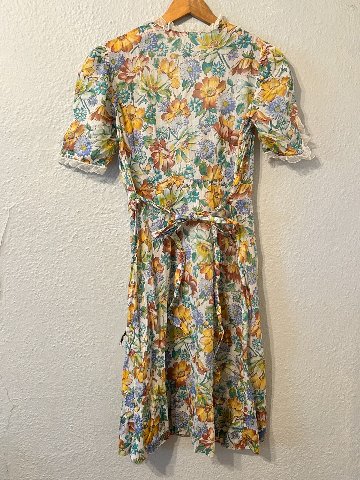 Vintage 1930’s Womens Sz M/L Colorful Floral Day Dress Ruffle Trim Cotton Voile