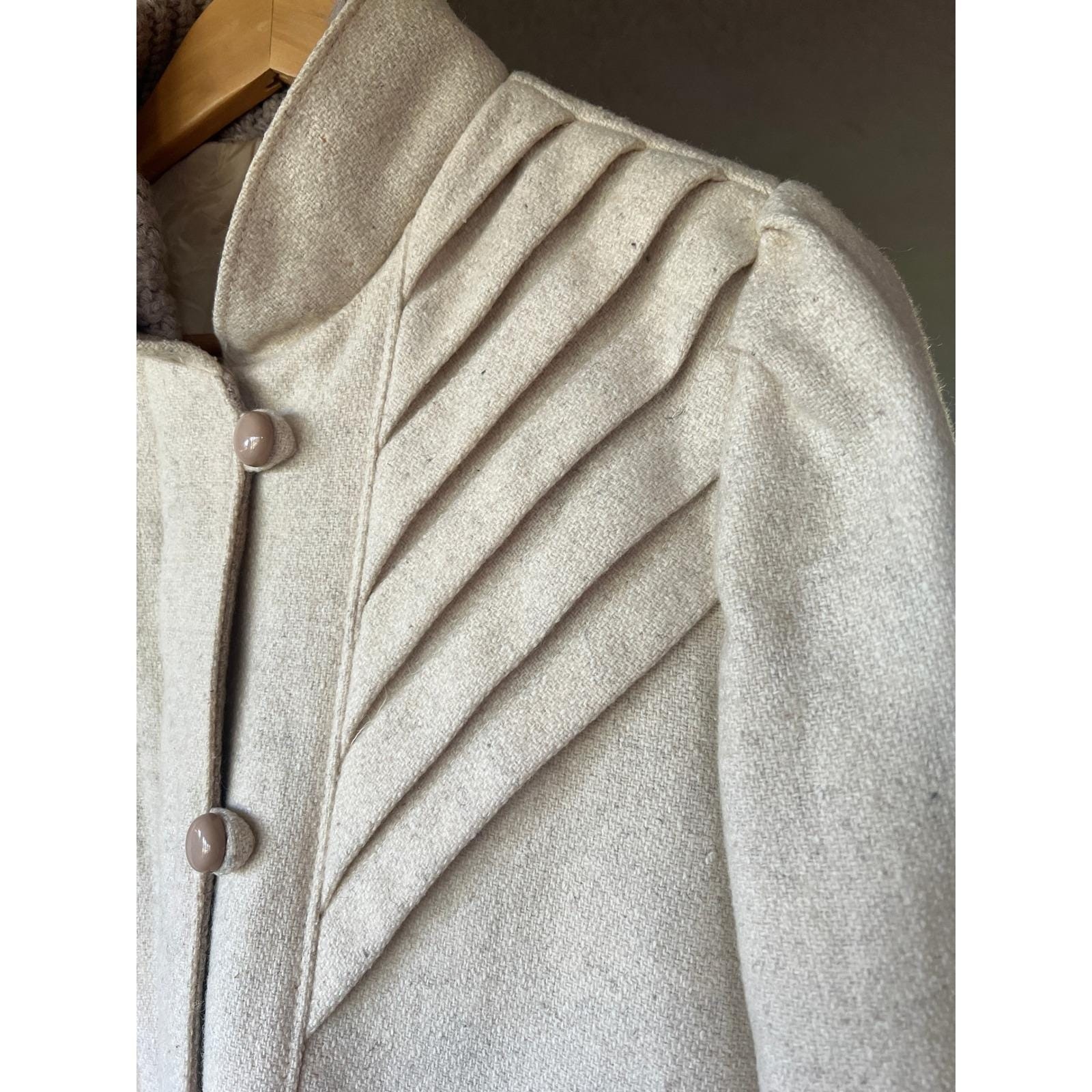 Vintage 70s Cream Wool Pleated Sunburst Jacket Puff Shoulder Quiet Luxury