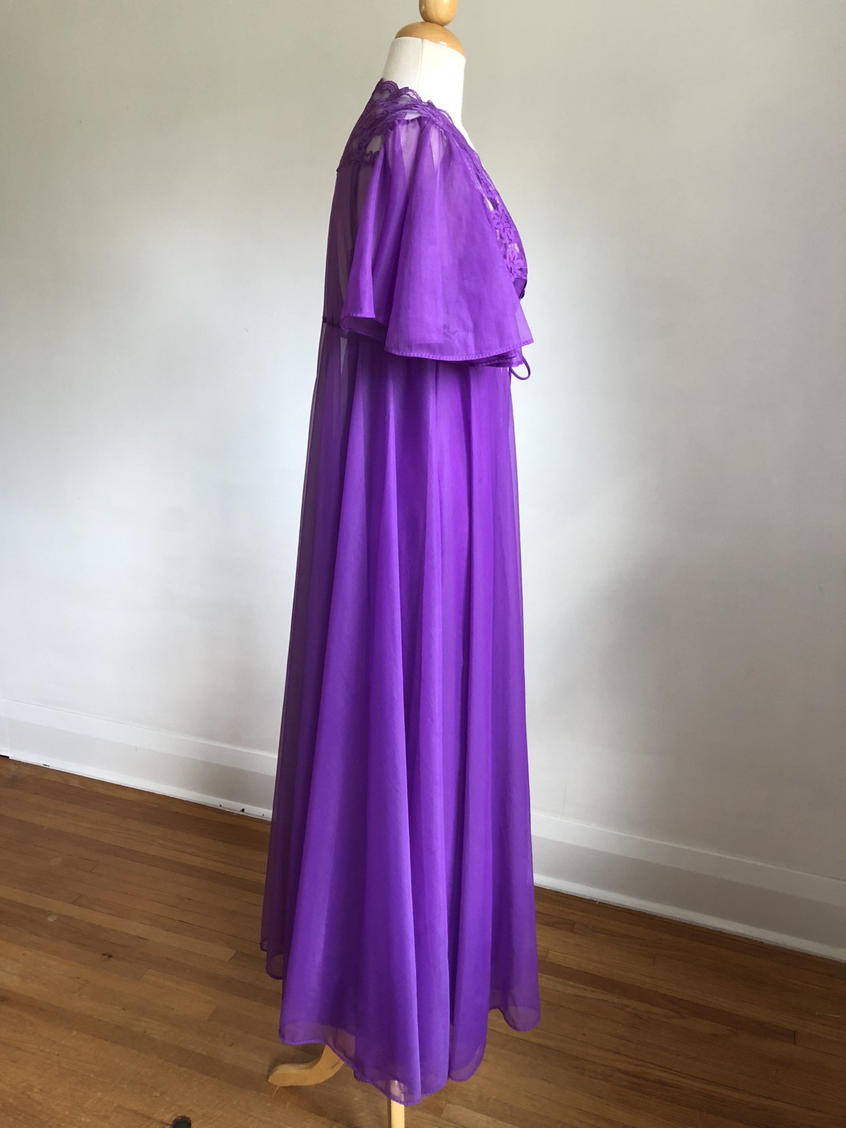 STUNNING VTG VAL MODE Purple Nylon Chiffon & Lace 2pc Nightgown Peignoir Set S