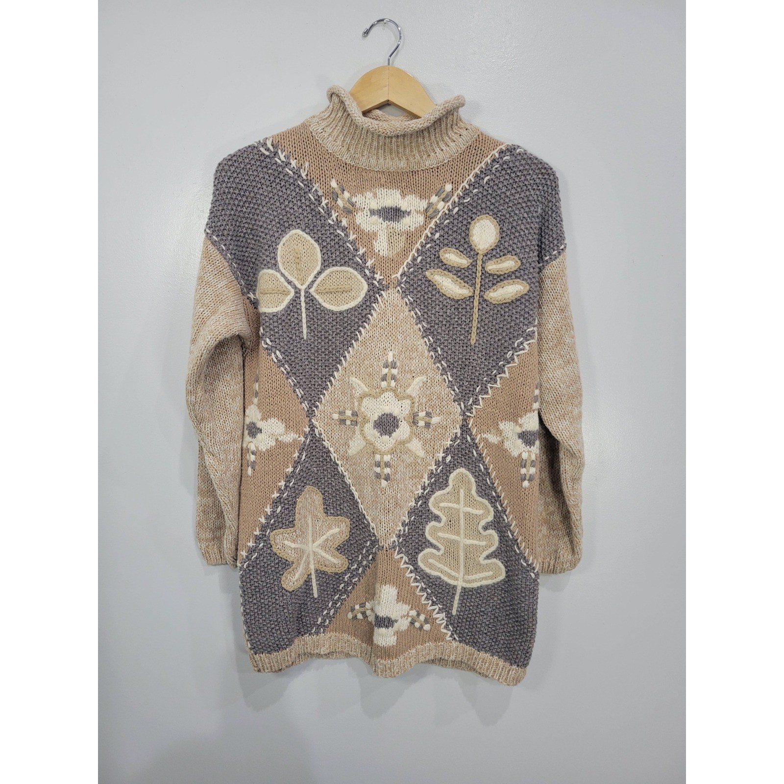 White Stag Vintage Roll Neck Patchwork Floral Embroidery Knit Sweater Tan Grey M