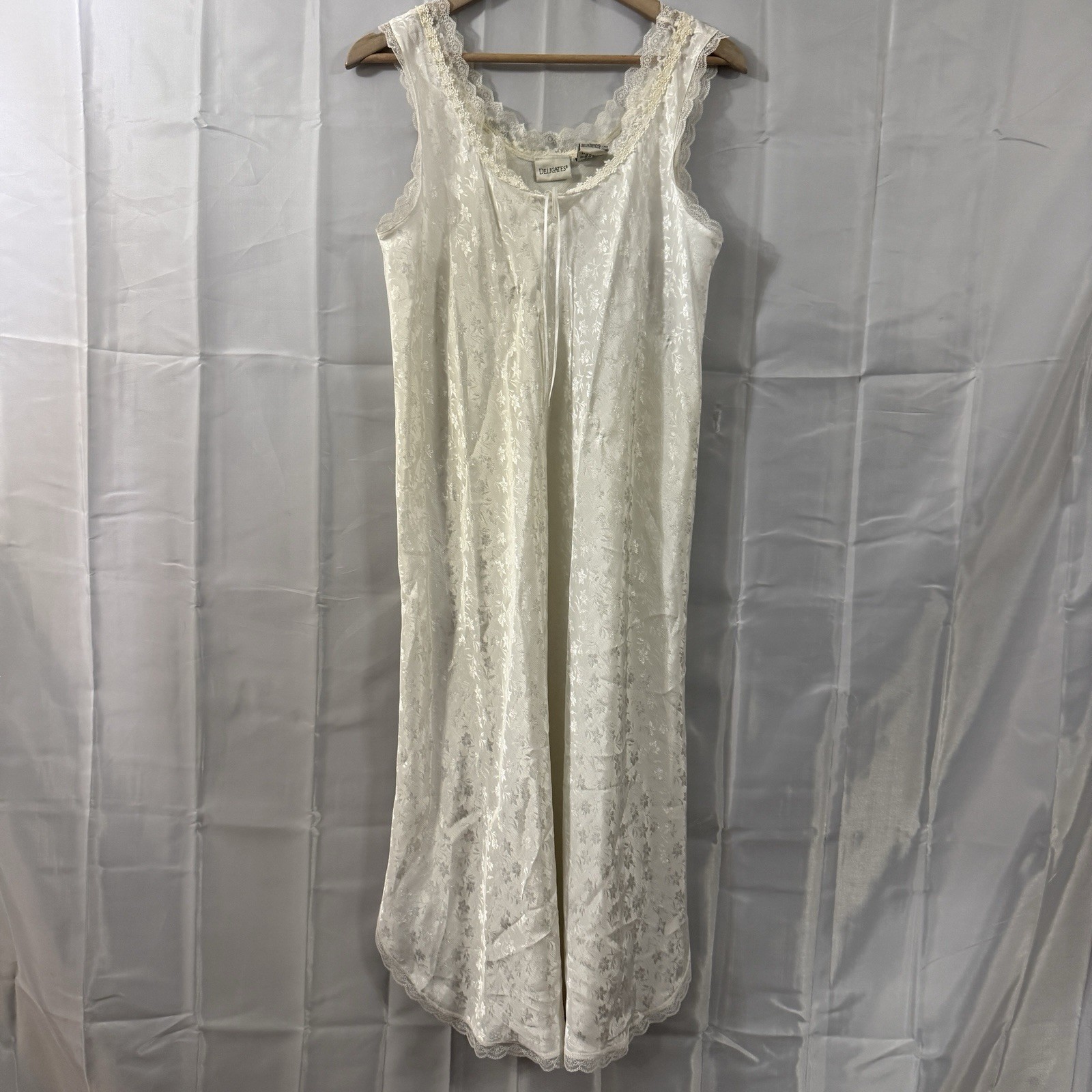 Vintage Delicates Nightgown Ivory Satin Lace Innocent Bridal Sexy S Sleeveless