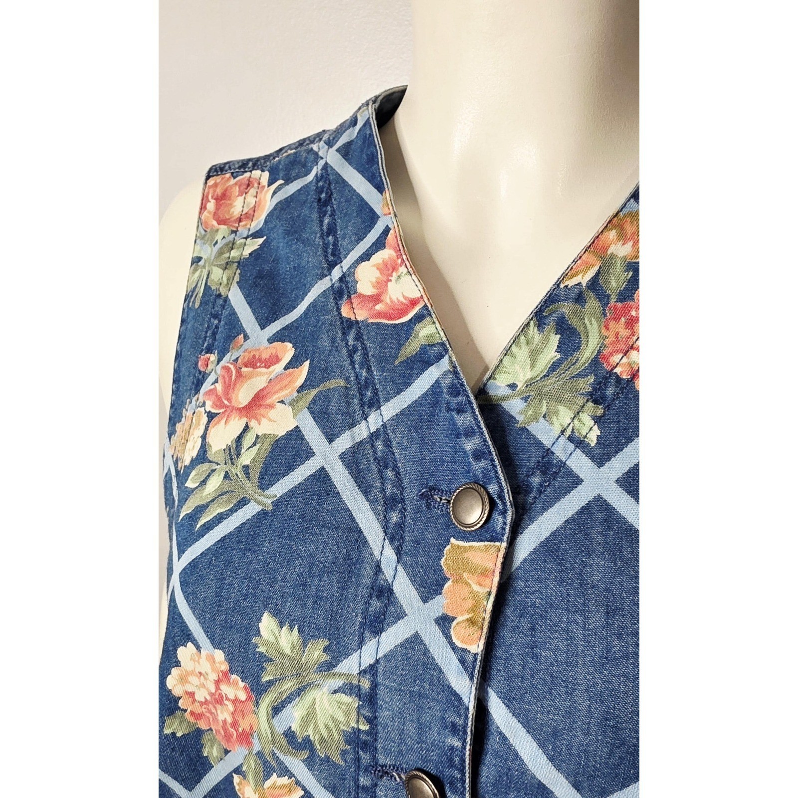 Vintage 1990s Cottagecore Denim Vest by Liz Claiborne (Lizwear)