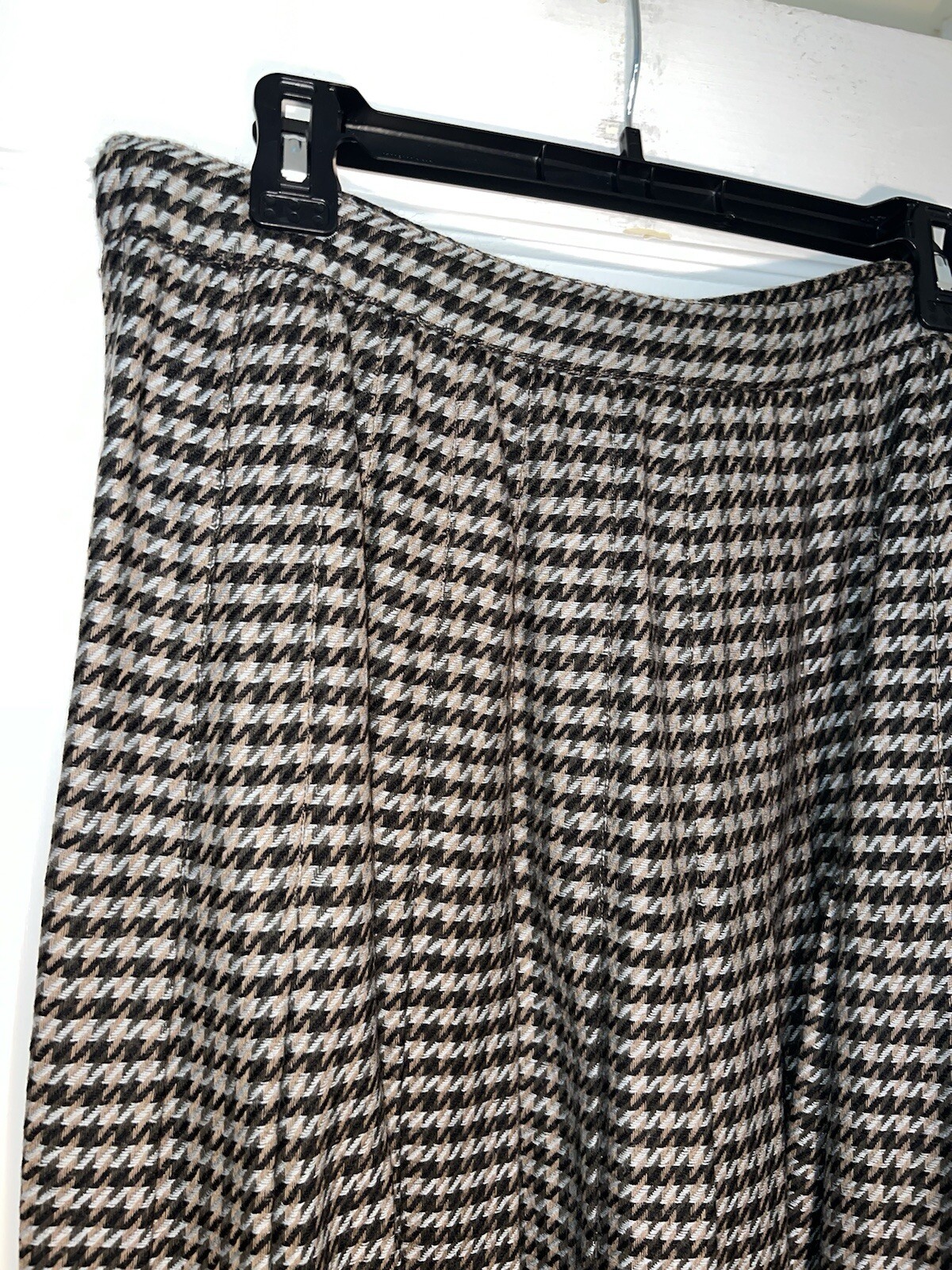 J. Tiktiner Vintage Plaid Wool Pleated Skirt Academia Preppy France 44/ 12. d743