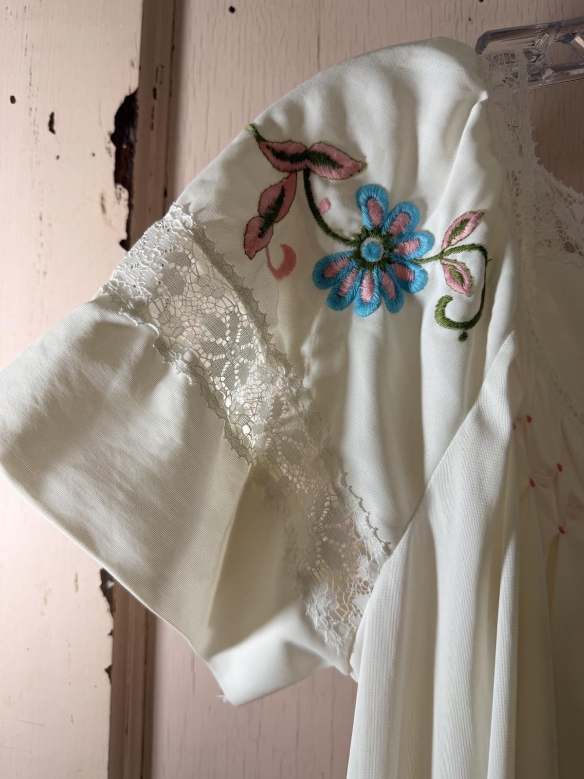 VTG Maxi Robe Nightgown Two Piece Set White Embroidery Lace Trimmed Boho Sm/Med