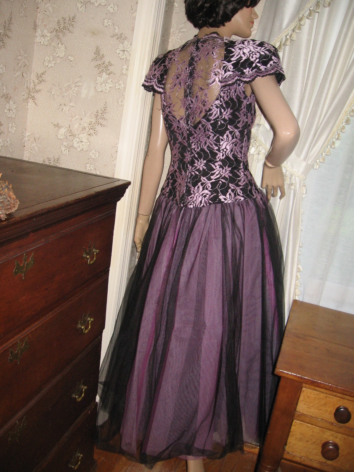 LOVELY VINTAGE 1980 BLACK/PINK BROCADE TULLE BALL GOWN