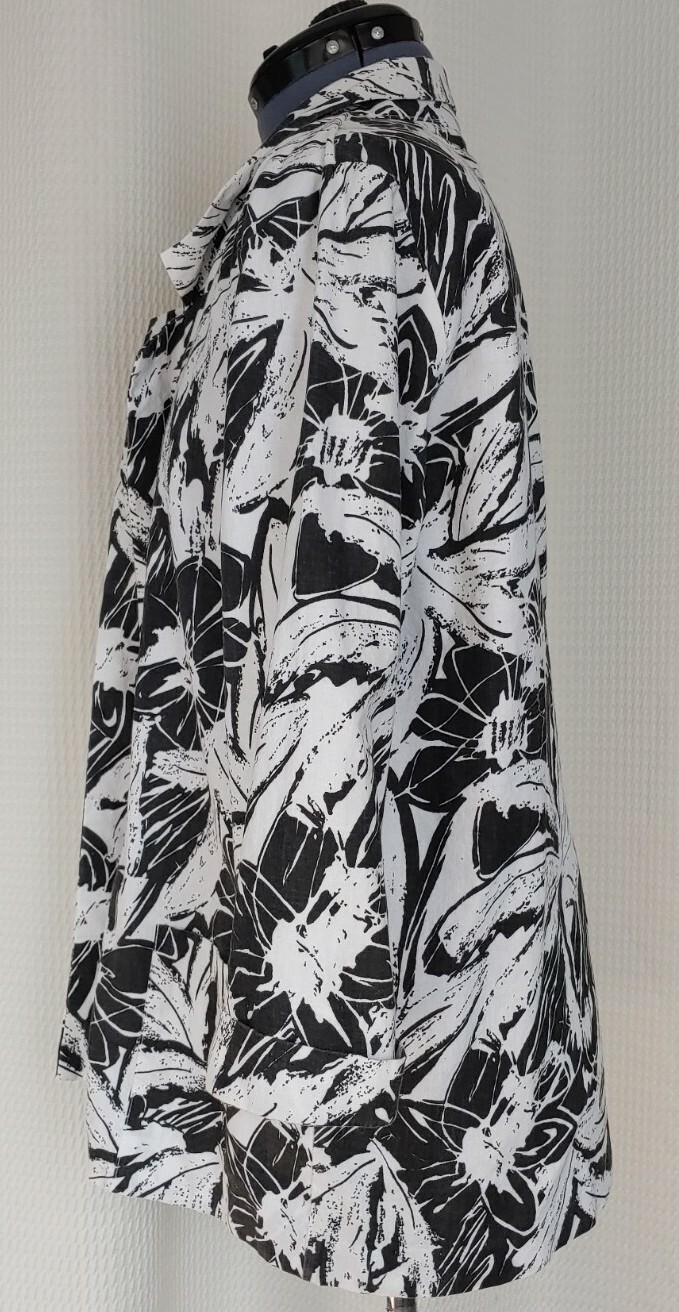 Vintage Copy Cats Black & White Graphic Floral Print Jacket Size Medium