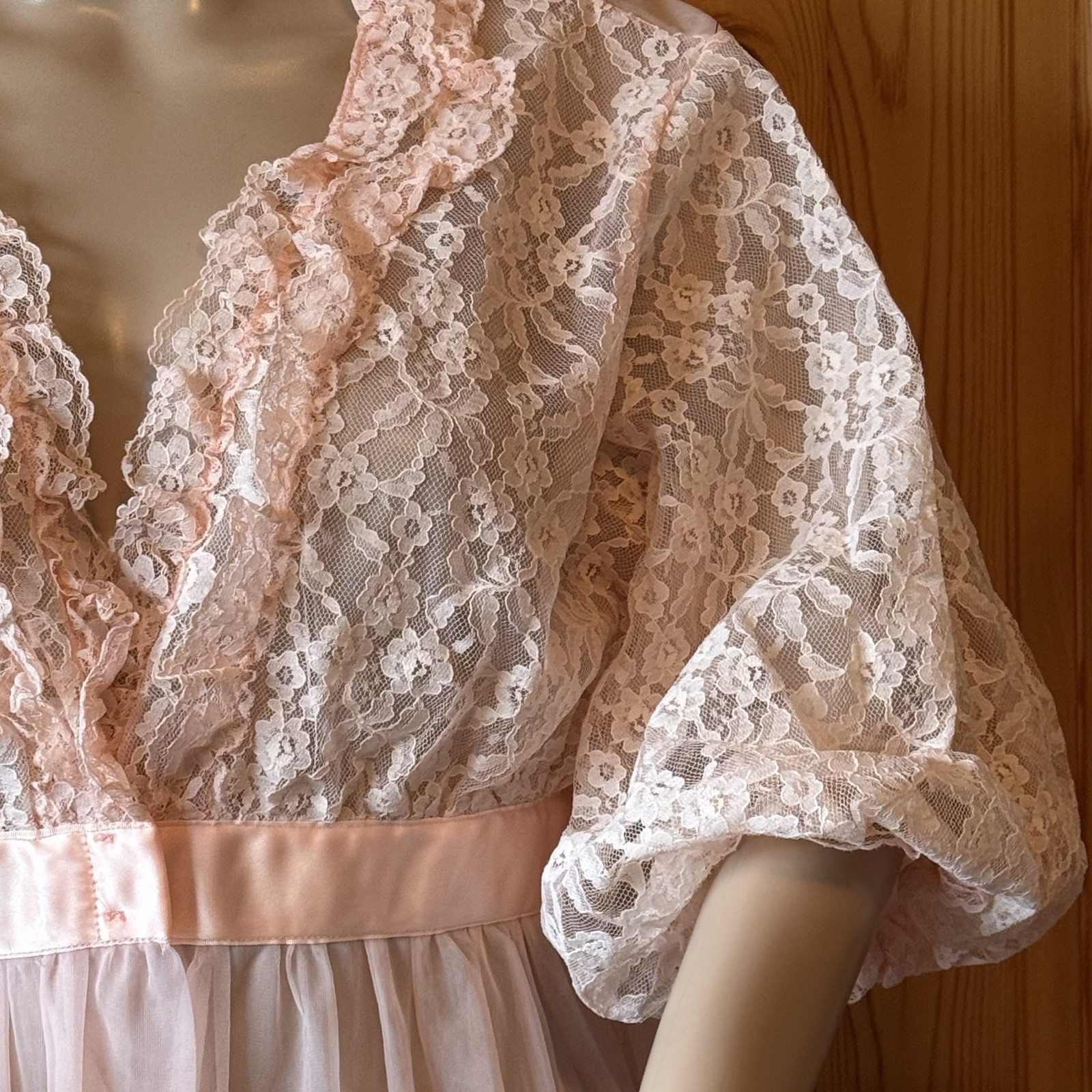 Vintage 60s Pandora Lingerie Peignoir M Nylon Double Chiffon Lace Puff Sleeves