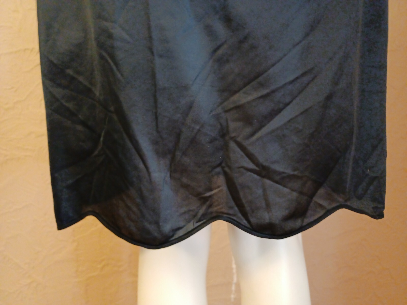 VTG 1950’s „Greenco Maid” Black Nylon Tricot Scalloped Hem/Applique 1/2 Slip