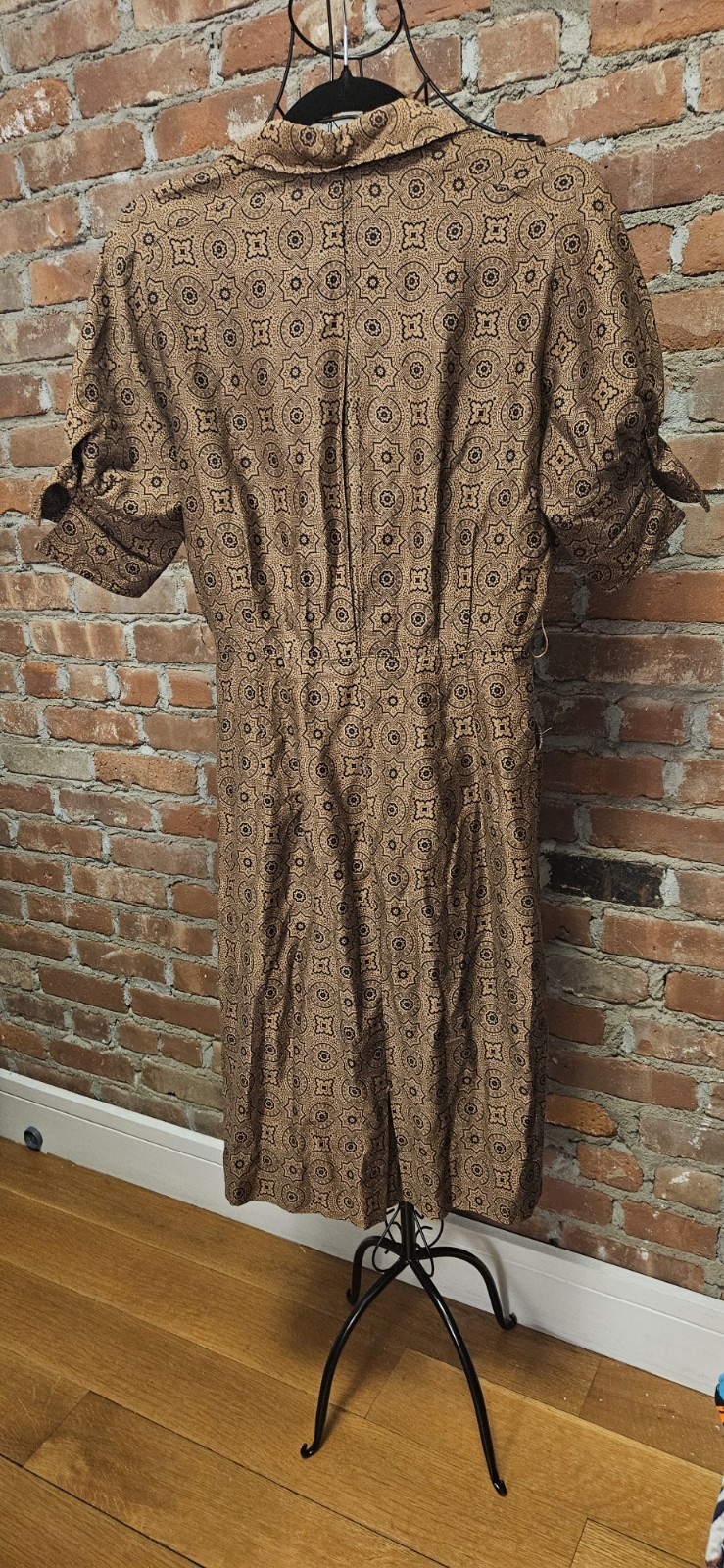 Vintage Brown Patterned Shirtwaist With Embroidery & Pockets