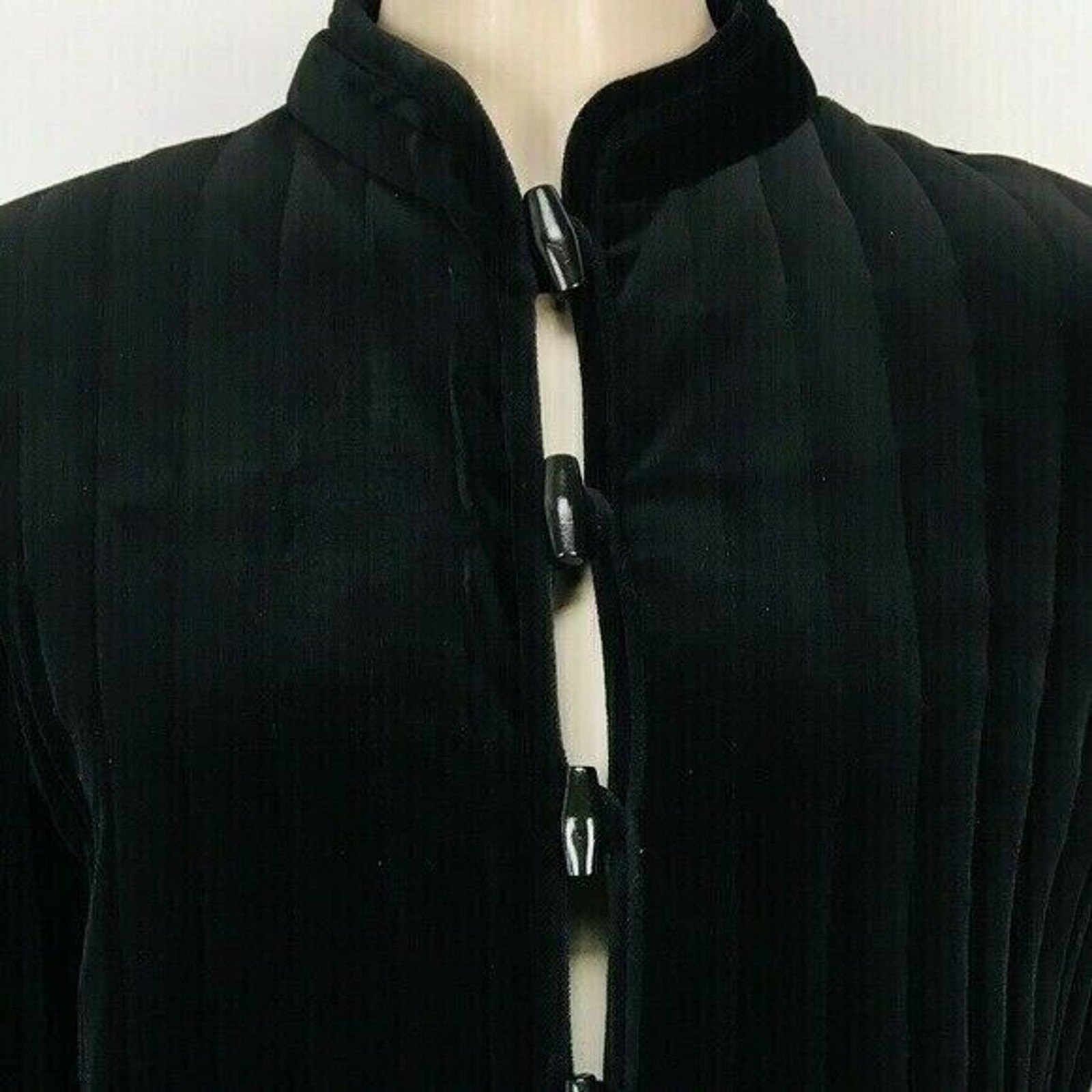 Vintage 60s BUTTE Black Velvet Quilted Mandarin Collar Toggle Coat Size M/L
