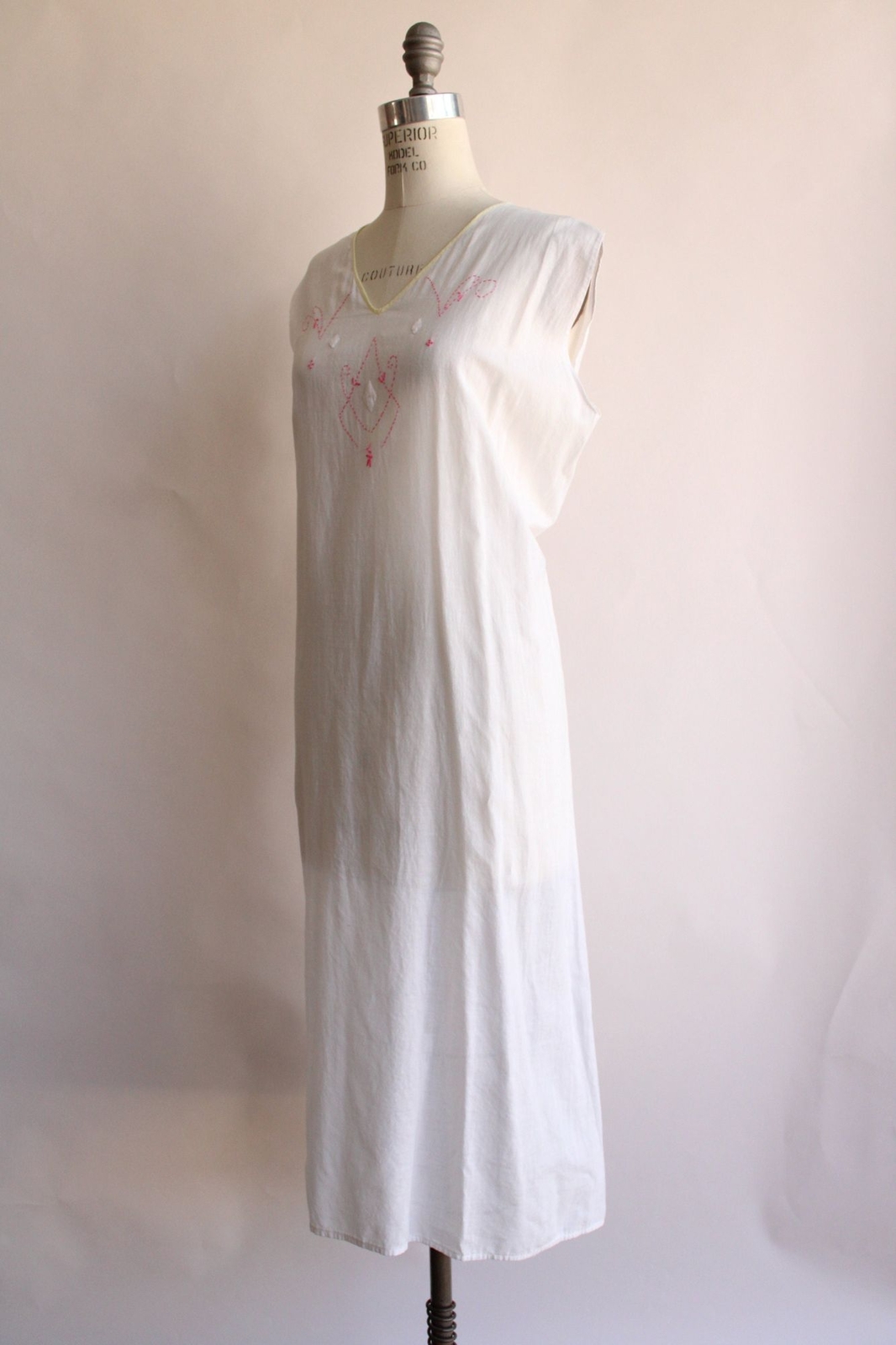 Vintage 1910s 1920s Nightgown, Volup Size Antique White Cotton Embroidered