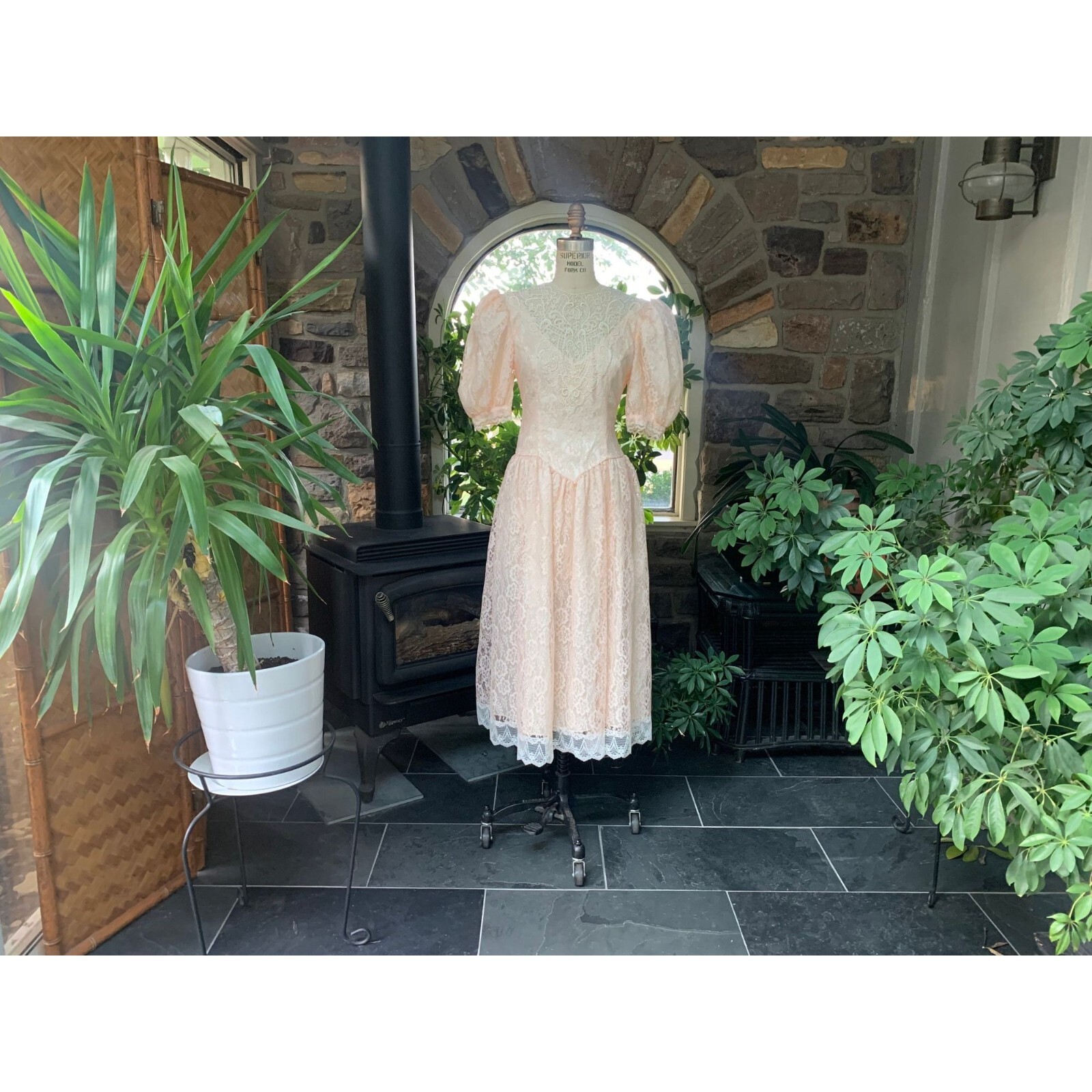 Vintage 1980s Jessica McClintock Peach Lace and Ivory Satin Tea Length Dress