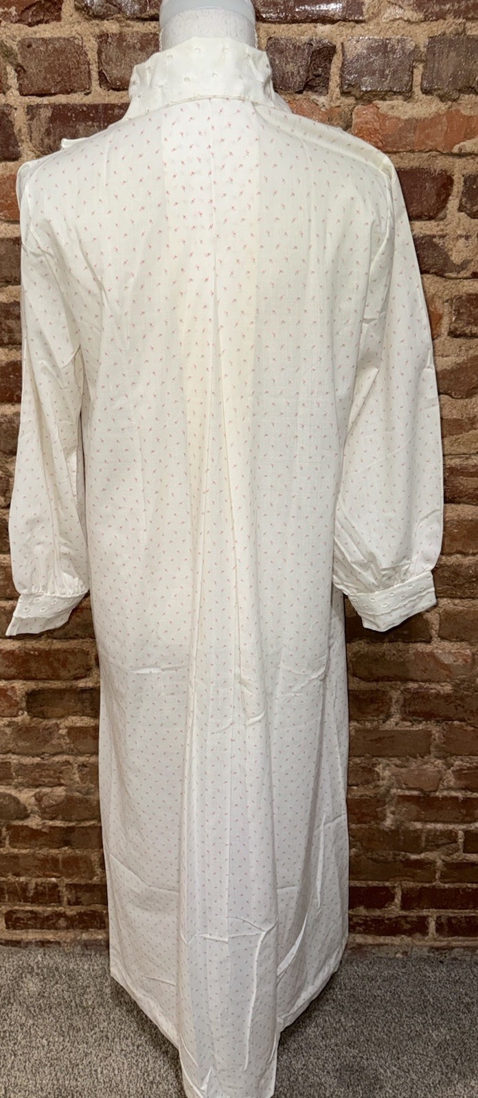 Vintage Eyelet Bib Rosebud Maxi Nightgown Pink Ribbon 1960’s Sz S/M Cottage Core