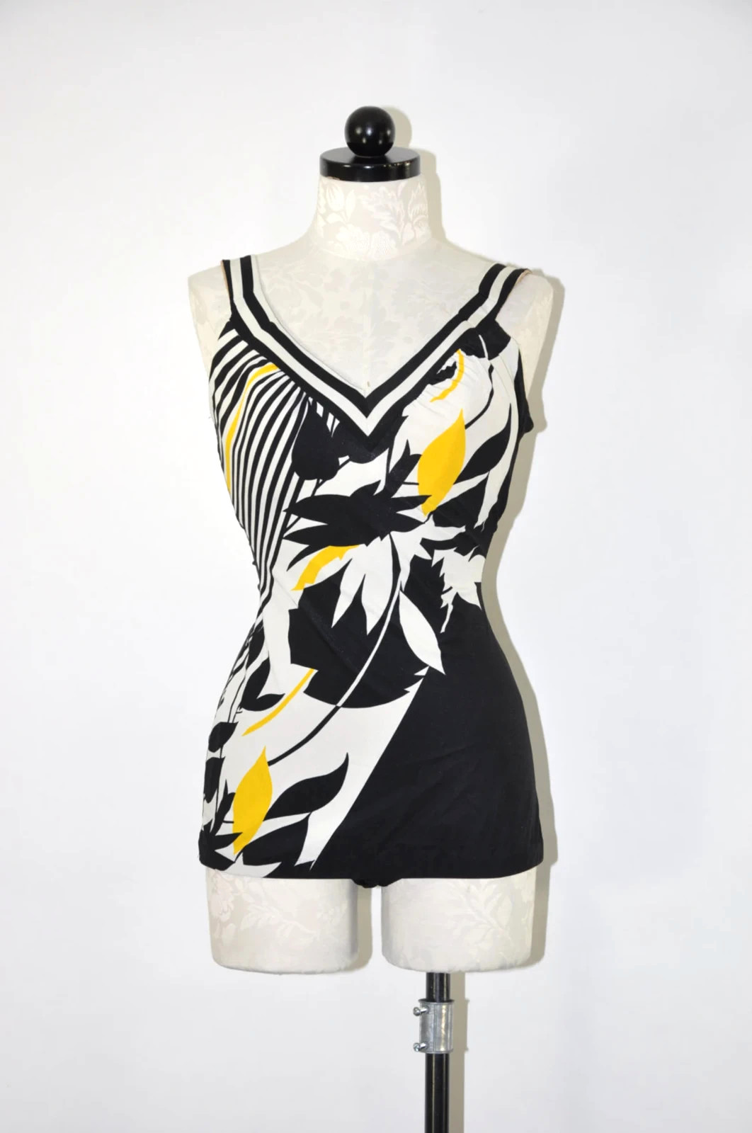60s Black White Yellow Graphic Leaf Print Backless One Piece Swimsuit Women L