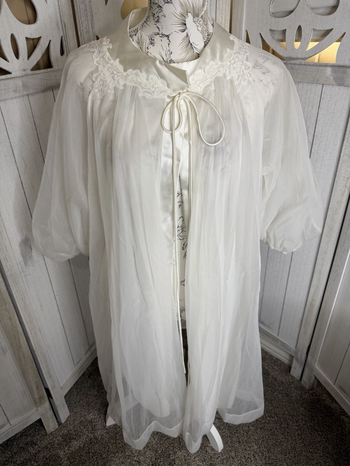 Vintage Gossard Artemis White Whimsy Nightgown Tie Neck Puff Sleeves Medium 60s