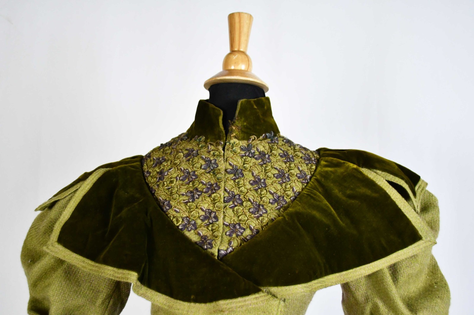 VICTORIAN 2 PIECE WOOL VISITING OR ICE SKATING OUTFIT, 1893