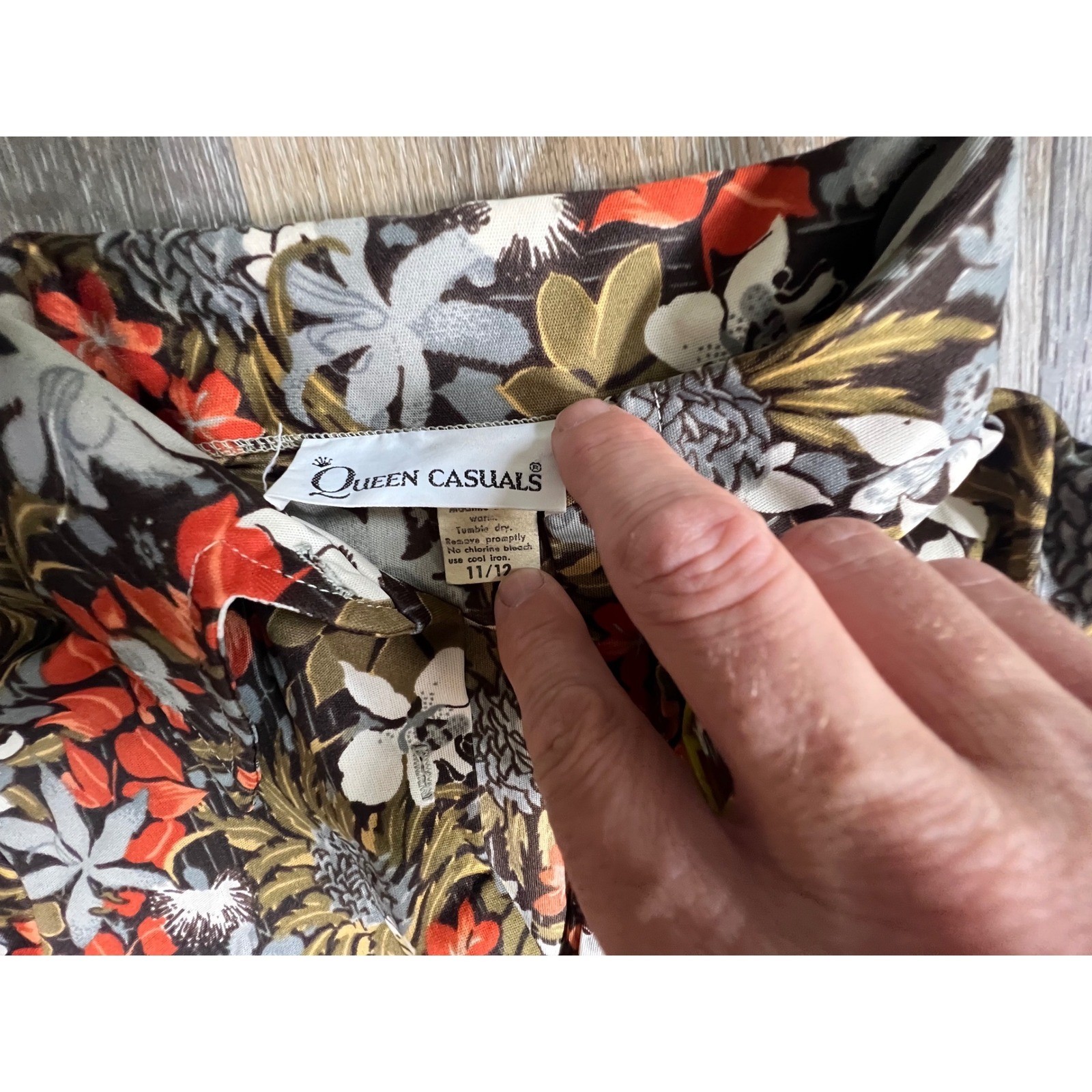 Queen Casuals Button Down Blouse Womens 11/12 Brown Orange Floral 70s Vintage