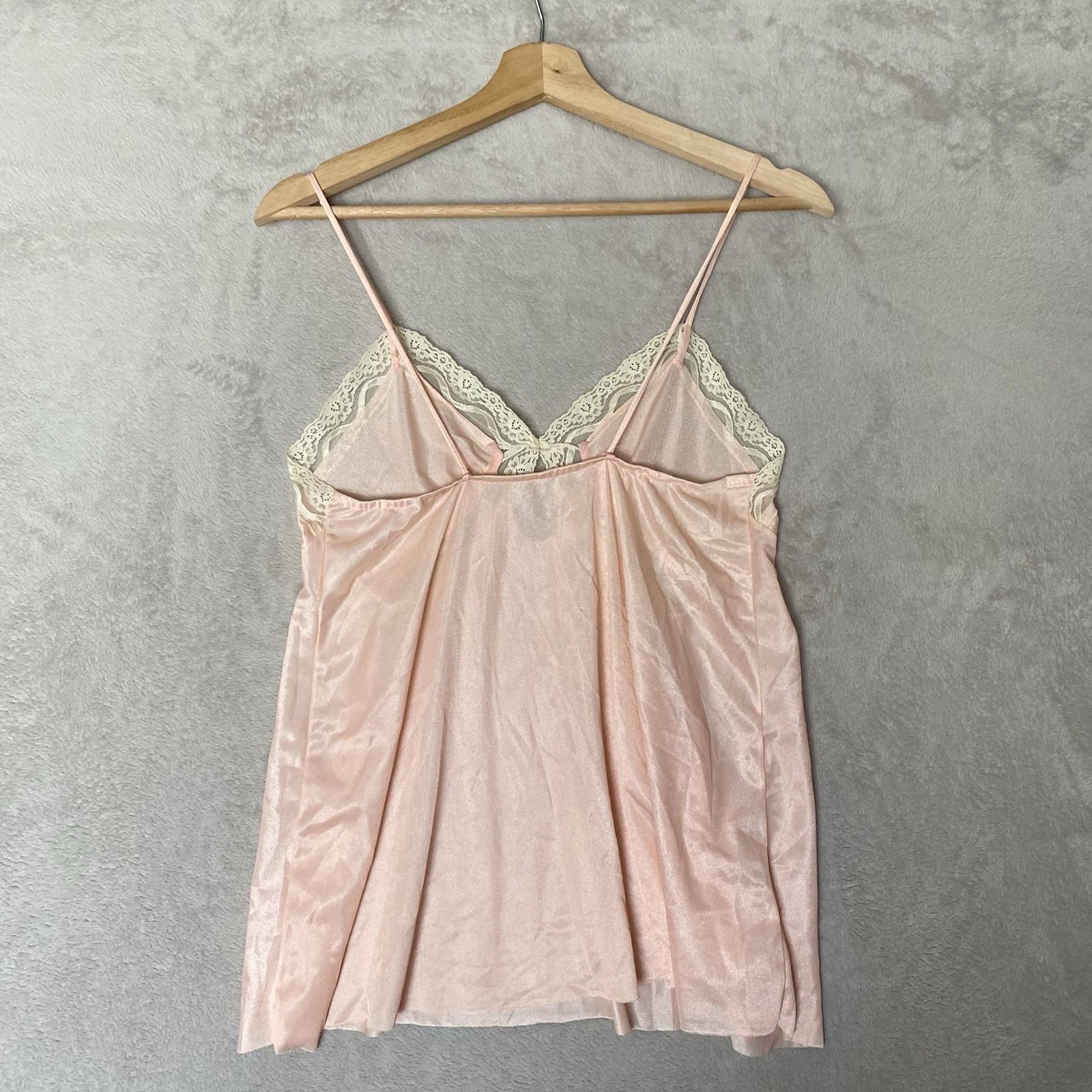 VTG Undercover Wear Size M Peach Blush Pink Cream Lace Nylon Sleepwear Women Top
