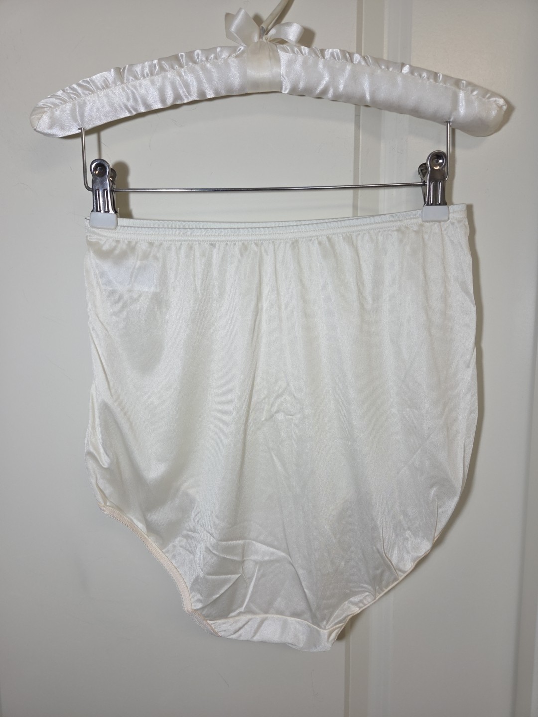 VTG Vanity Fair Panties 6 Side Tag Nylon USA Semi Sheer 9-15-713